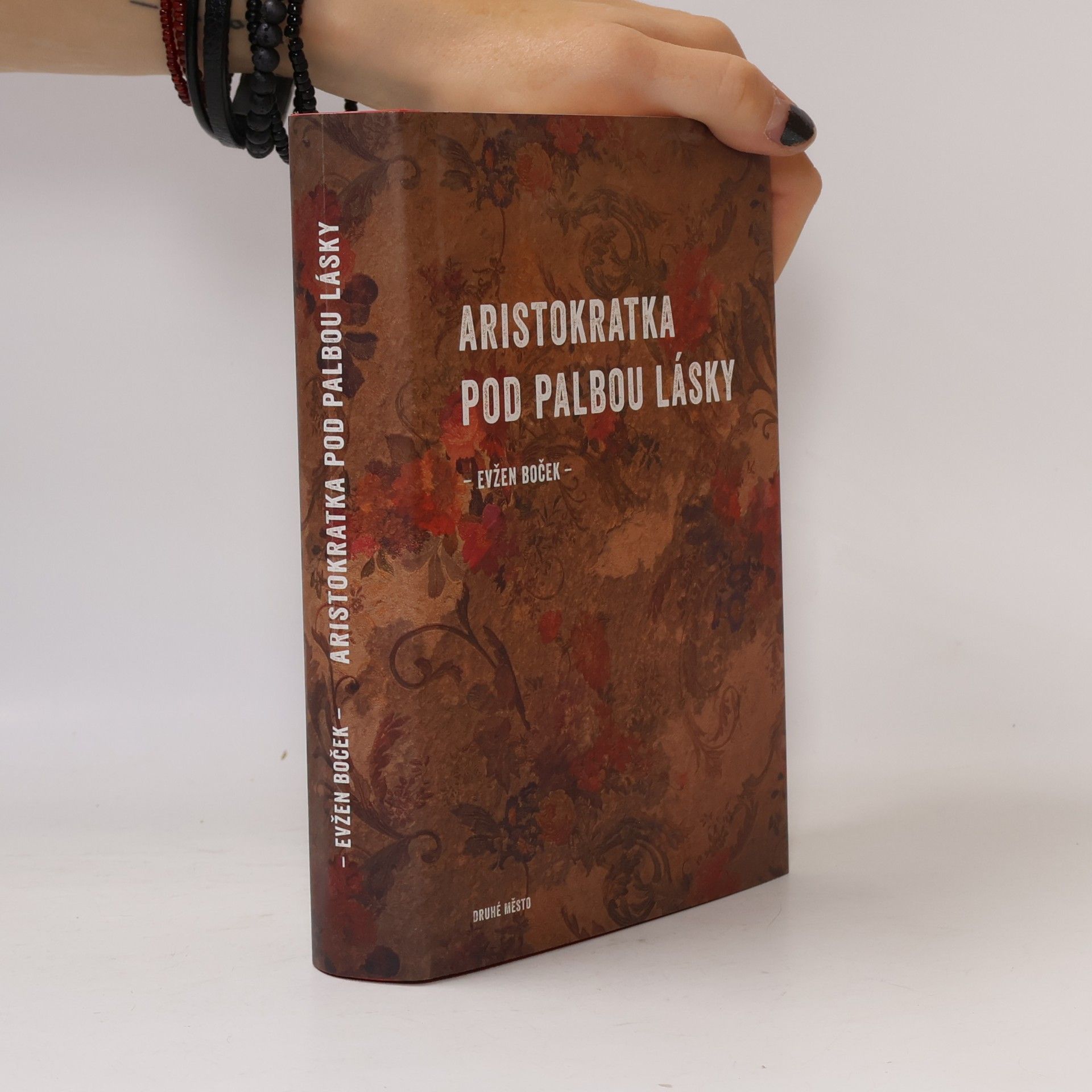 Evžen Boček Aristokratka pod palbou lásky
