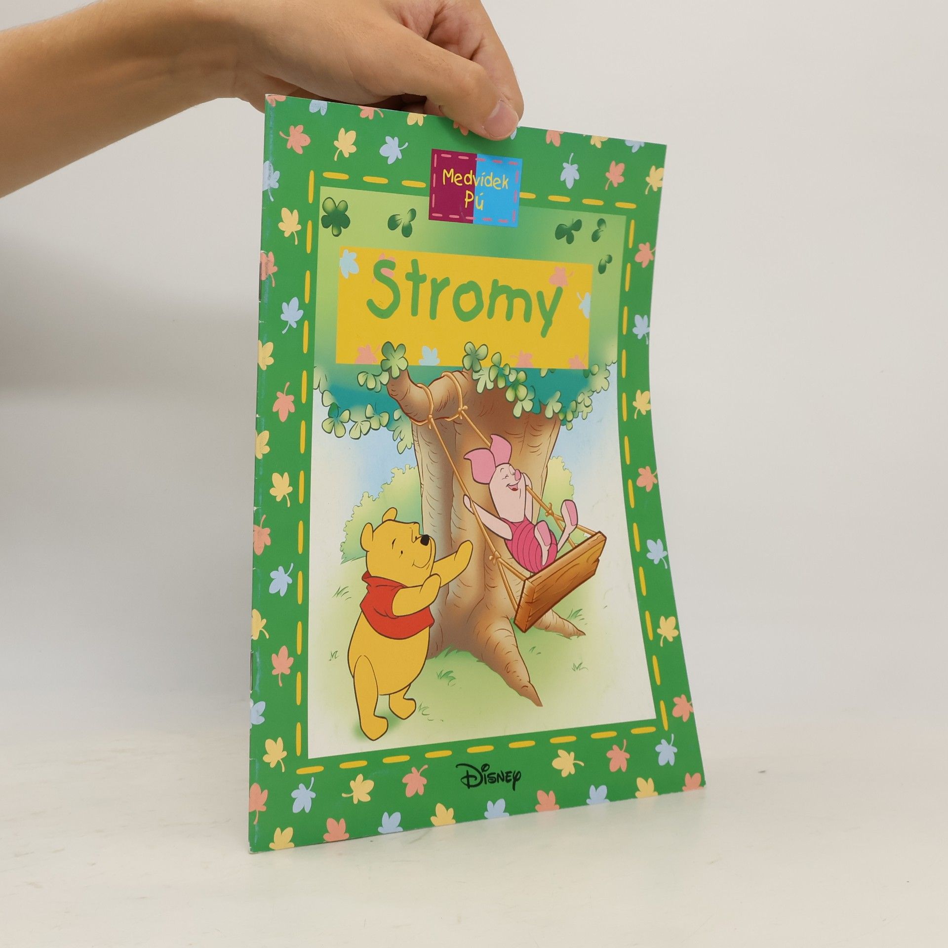 Medvídek Pú. Stromy