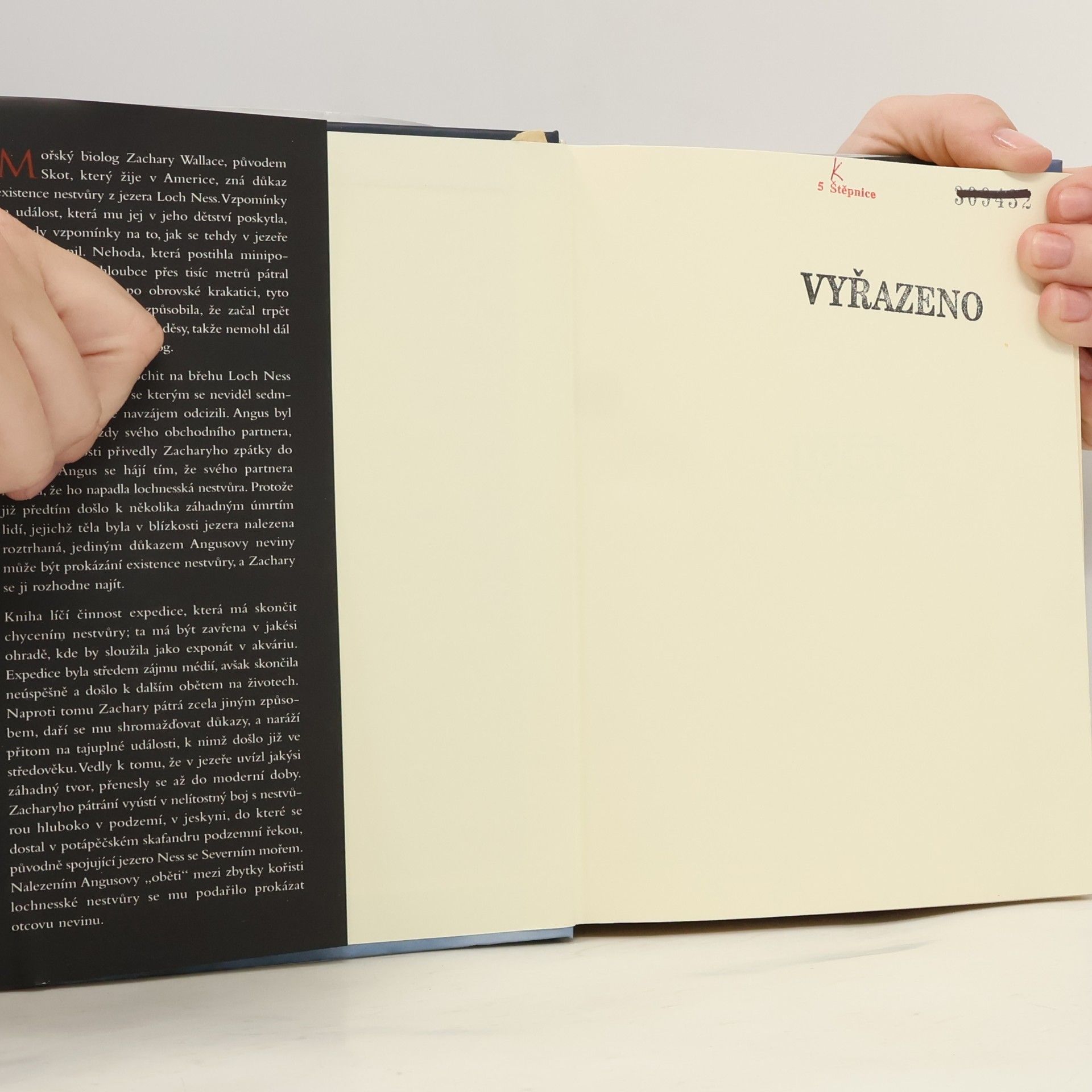 Steve Alten V hlubinách Loch Ness