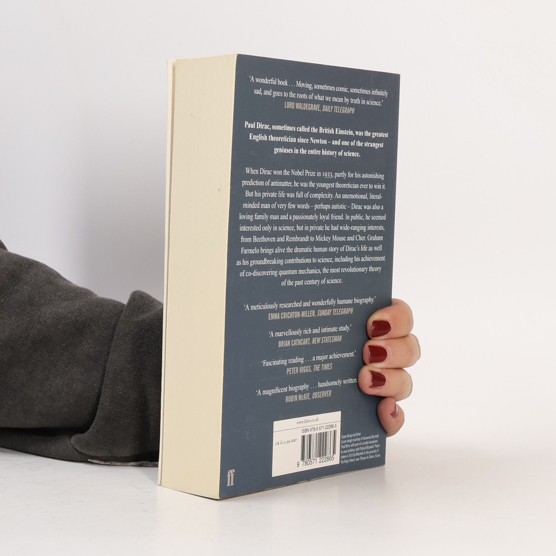 Graham Farmelo The strangest man : the hidden life of Paul Dirac, quantum genius