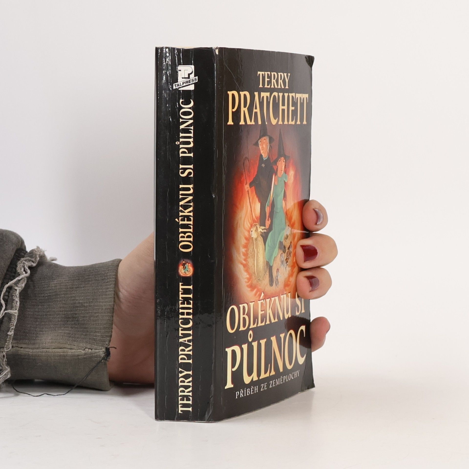 Terry Pratchett Obléknu si půlnoc