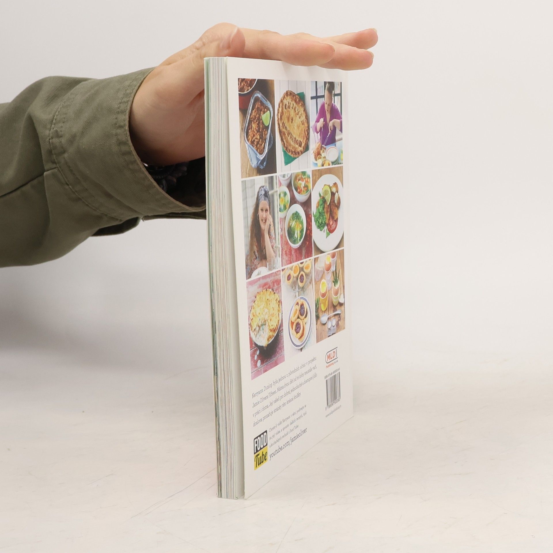 Kerryann Dunlop Moje rodinná kuchařka (z produkce “Jamie Oliver`s FOOD Tube”)
