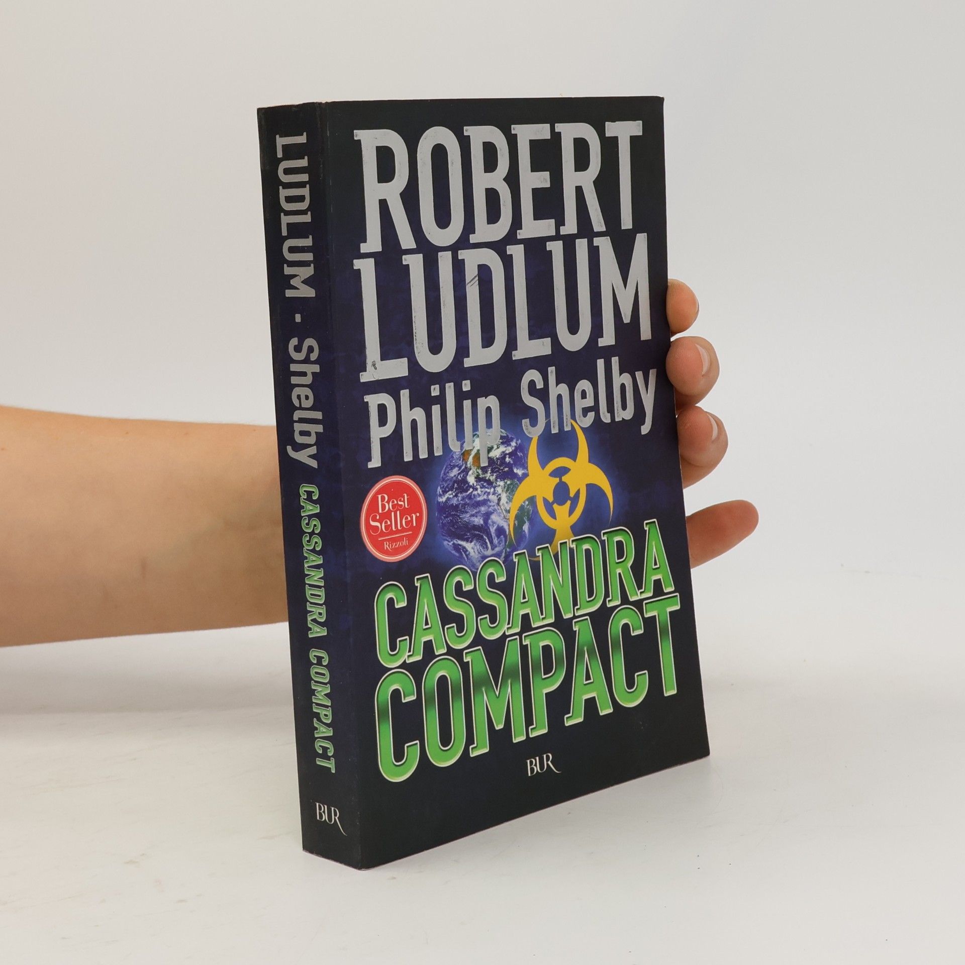 Robert Ludlum Cassandra Compact