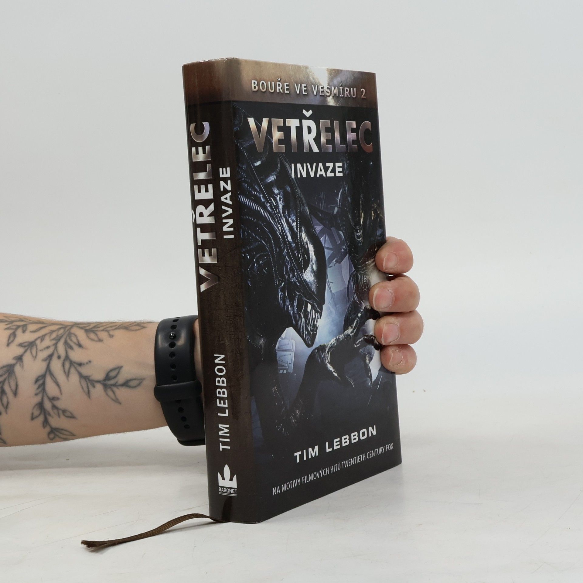 Tim Lebbon Bouře ve vesmíru 2, Vetřelec - Invaze