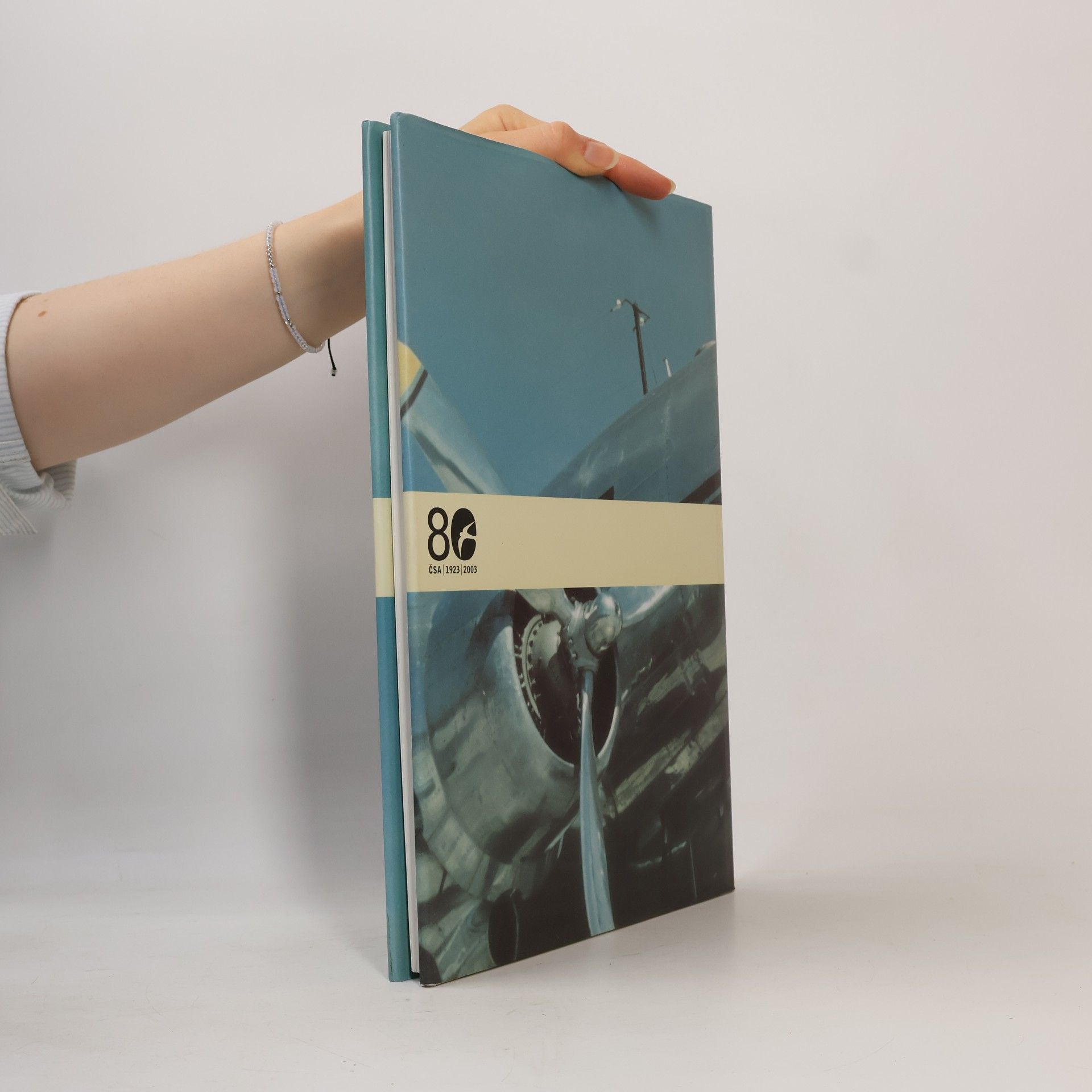 Autorenkollektiv České aerolinie. 80 let ve vzduchu jako doma