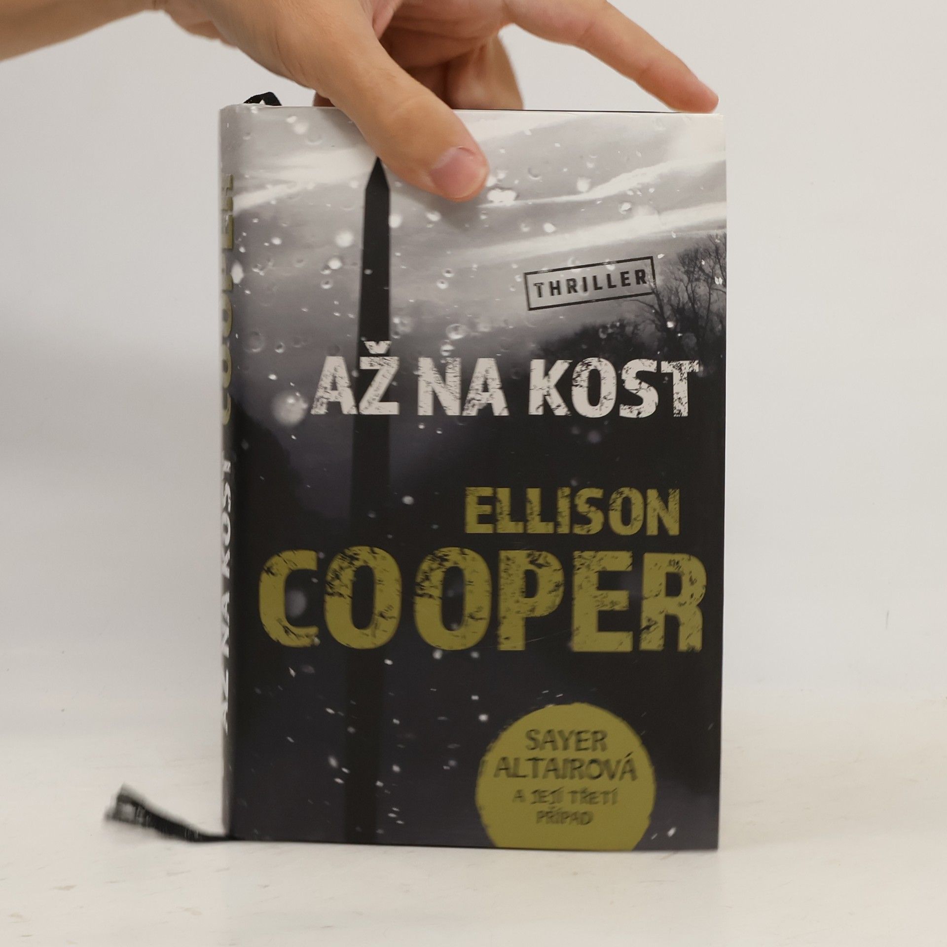 Ellison Cooper Až na kost