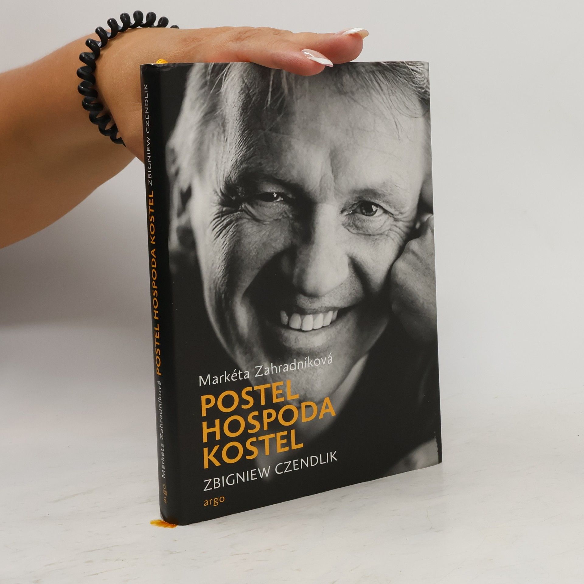 Markéta Zahradníková Postel, hospoda, kostel