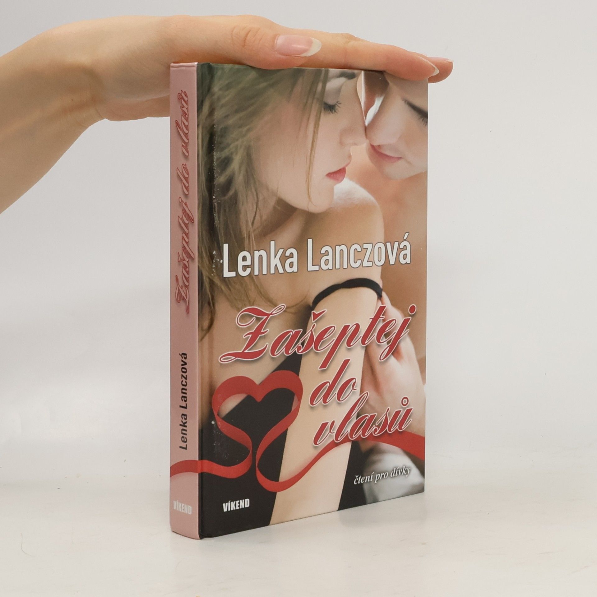Lenka Lanczová Zašeptej do vlasů