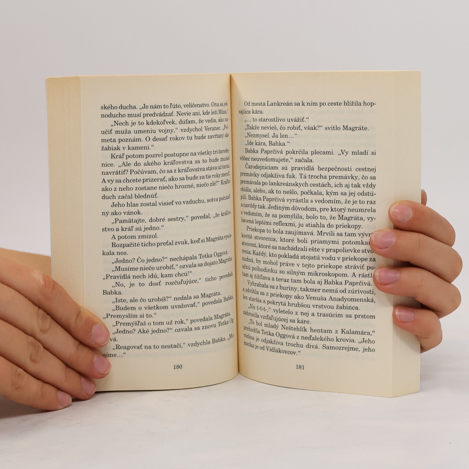 Terry Pratchett Sestry strigy