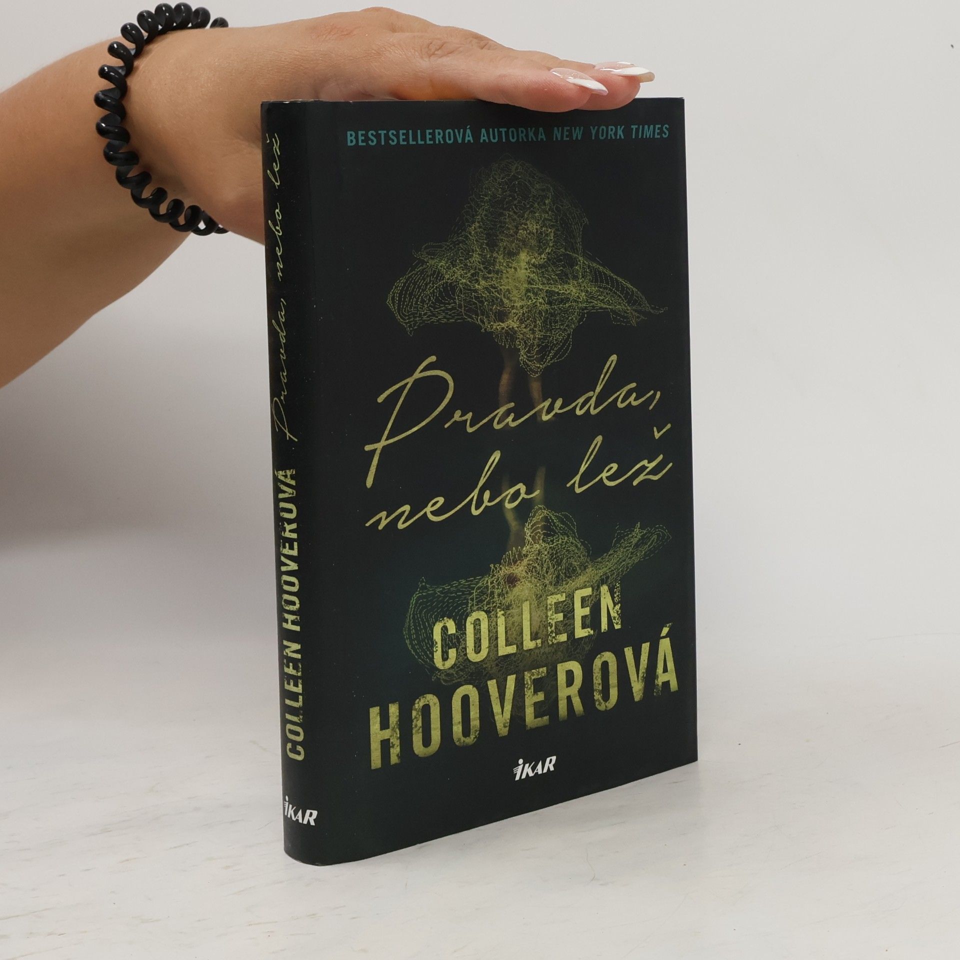 Colleen Hoover Pravda nebo lež