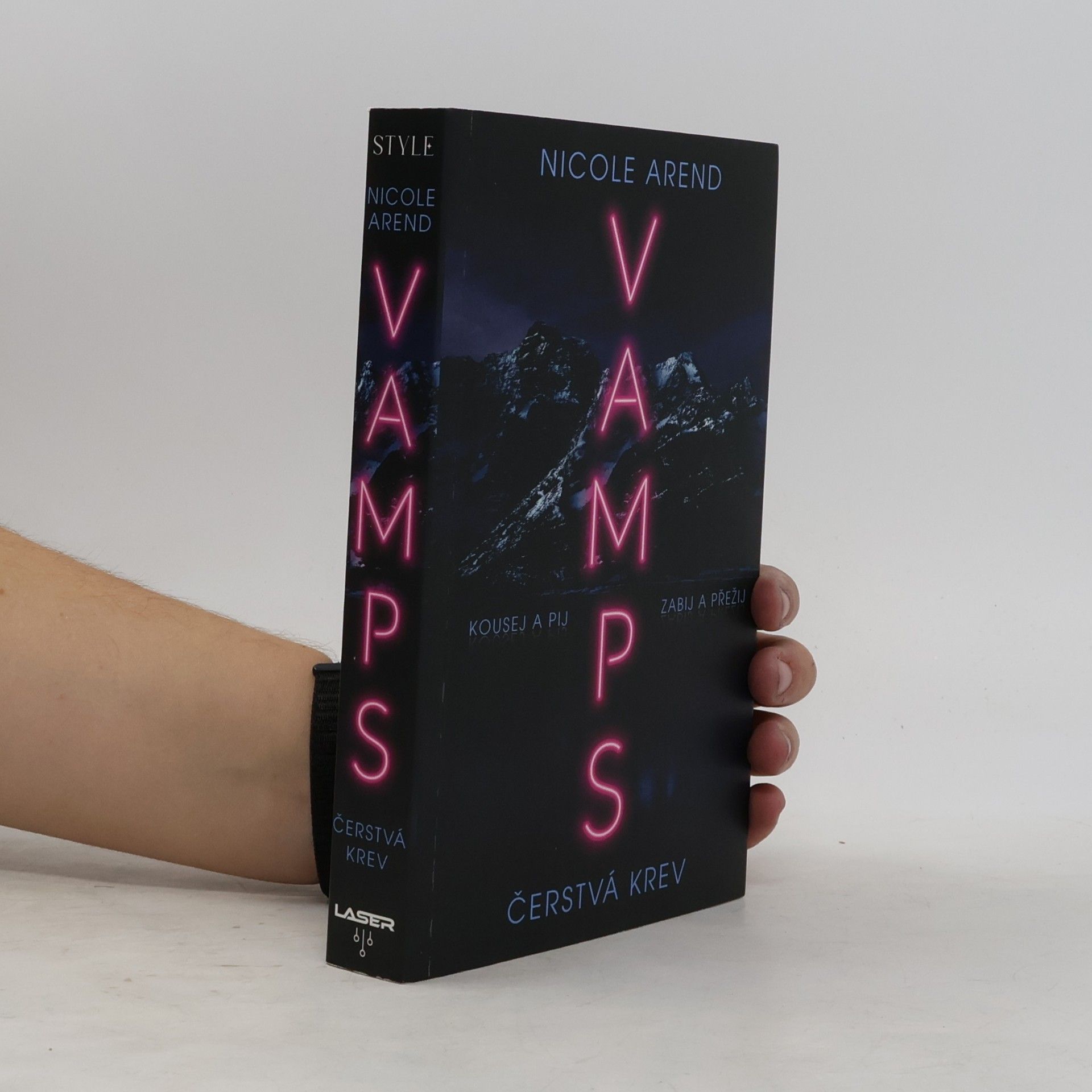 Nicole Arend VAMPS. Čerstvá krev
