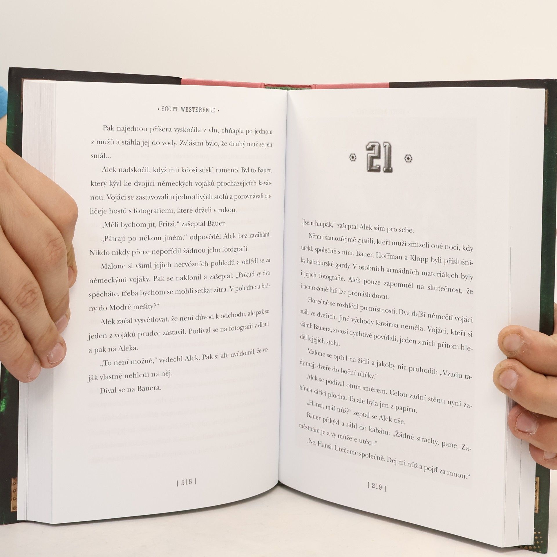 Scott Westerfeld Behemót