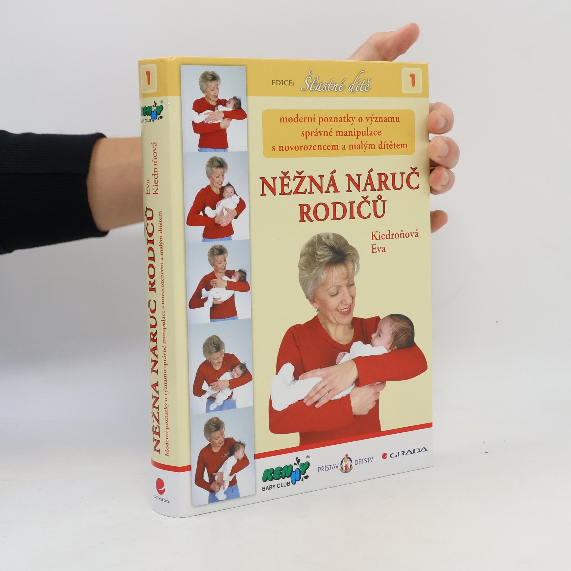 Něžná náruč rodičů