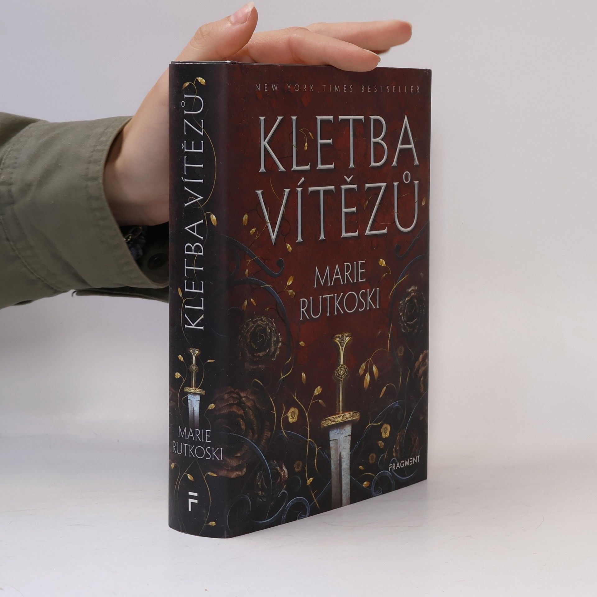 Marie Rutkoski Kletba vítězů