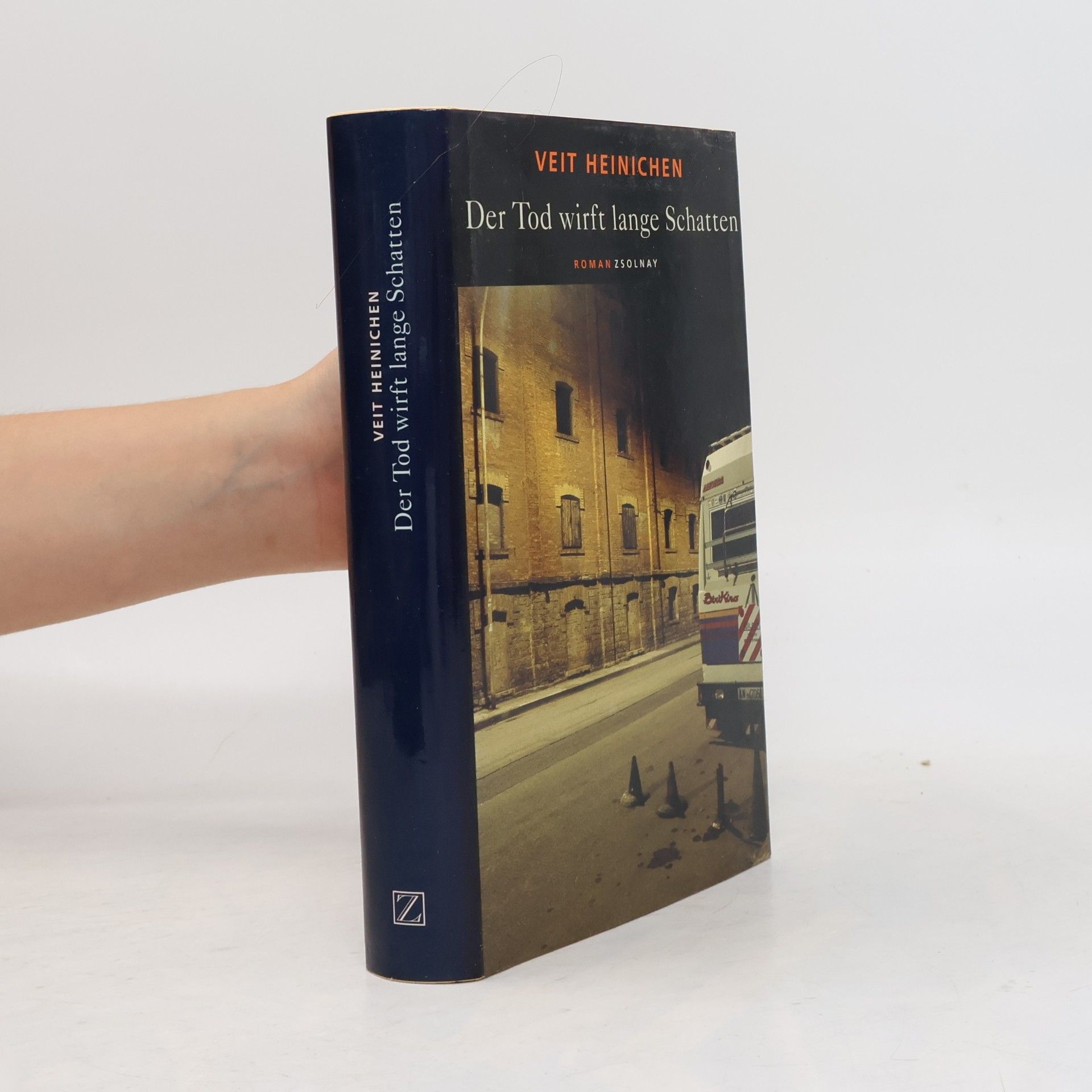 Veit Heinichen Der Tod wirft lange Schatten