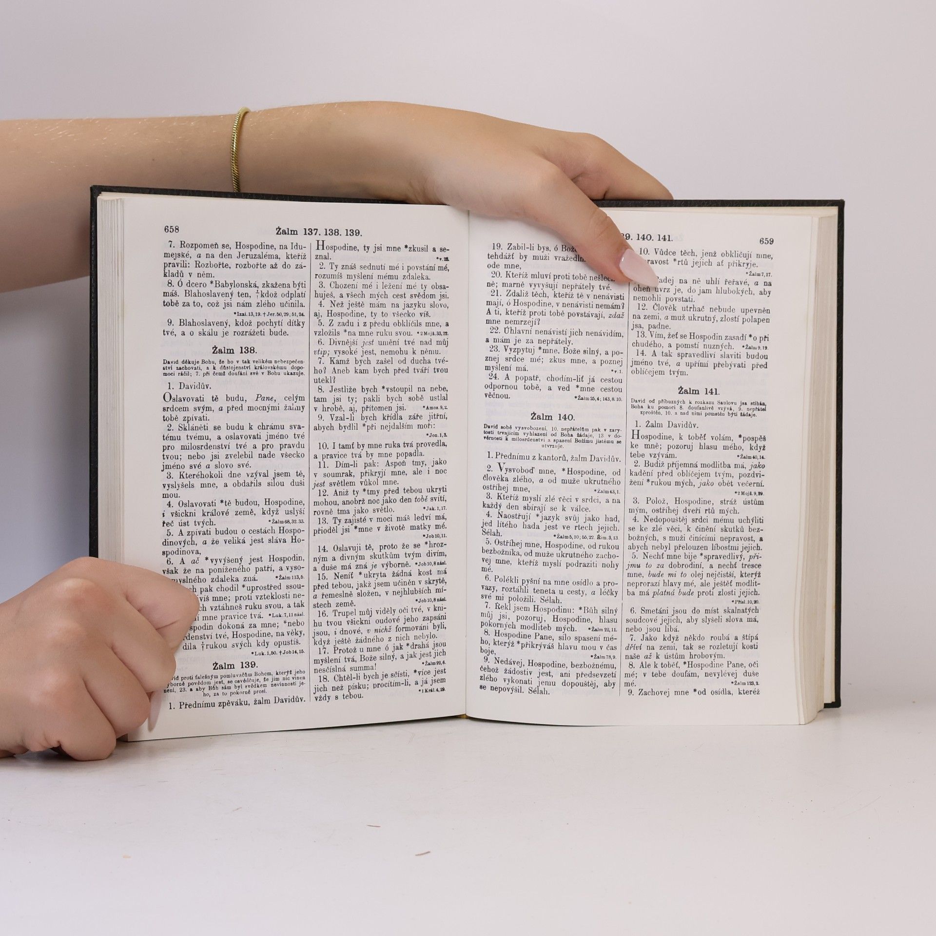 Autores varios Bible svatá. Podle posledního vydání kralického z roku 1613