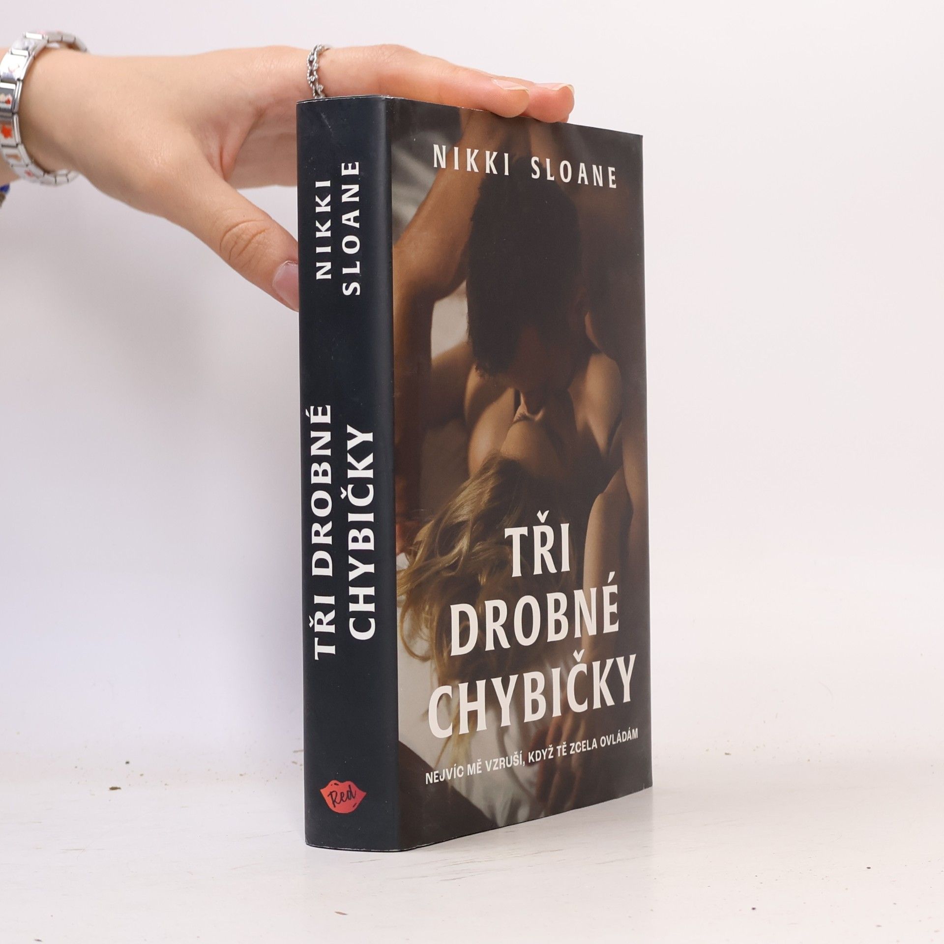 Nikki Sloane Tři drobné chybičky