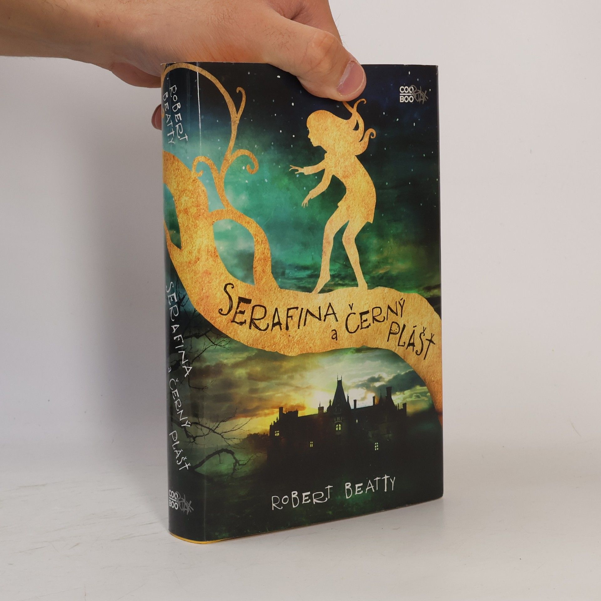 Robert Beatty Serafina a černý plášť