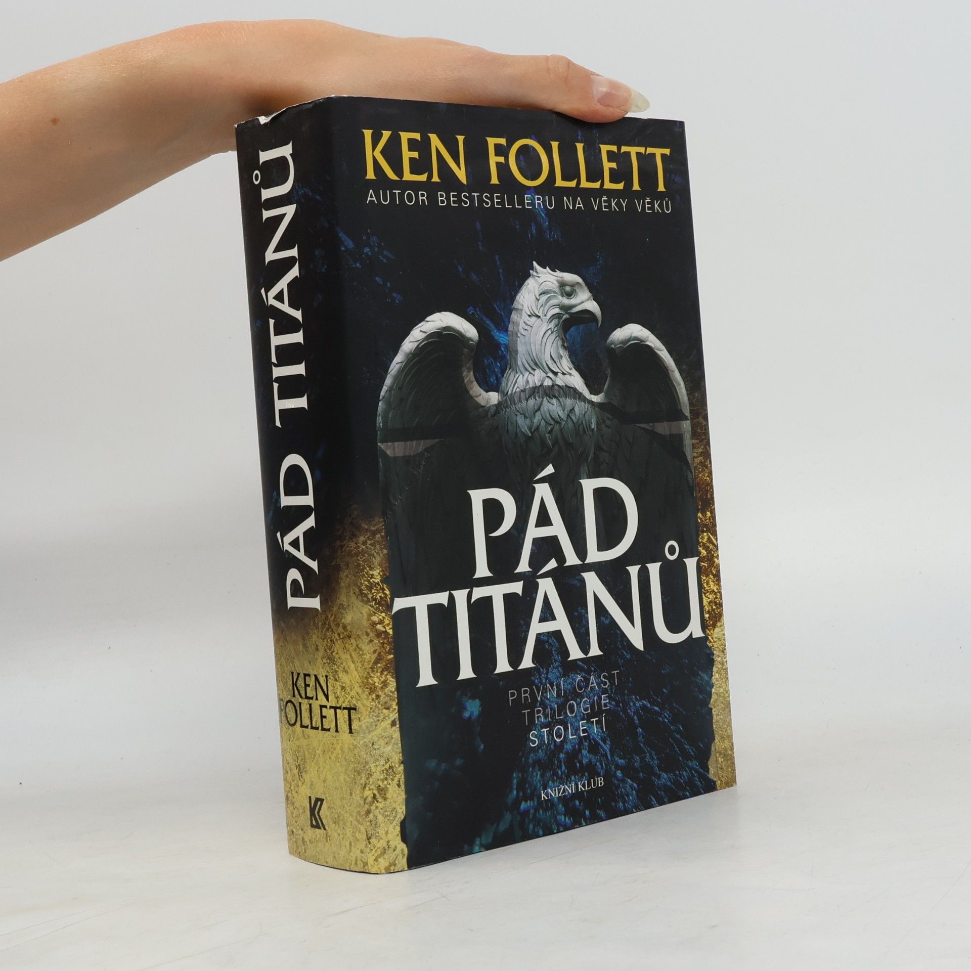 Ken Follett Pád titánů