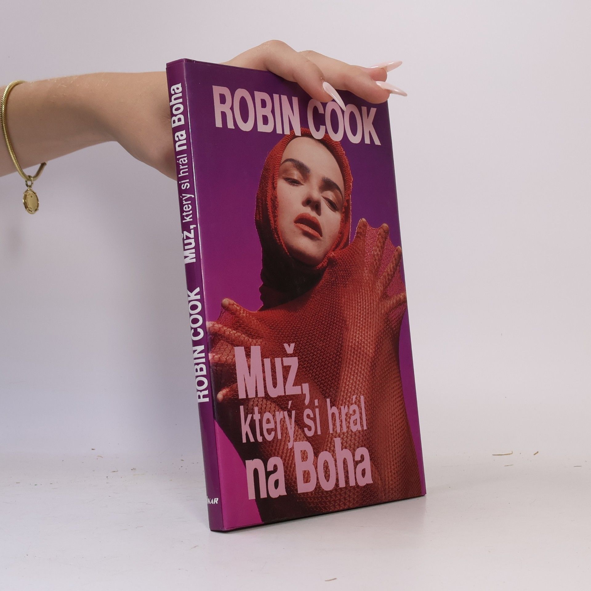 Robin Cook Muž, který si hrál na Boha