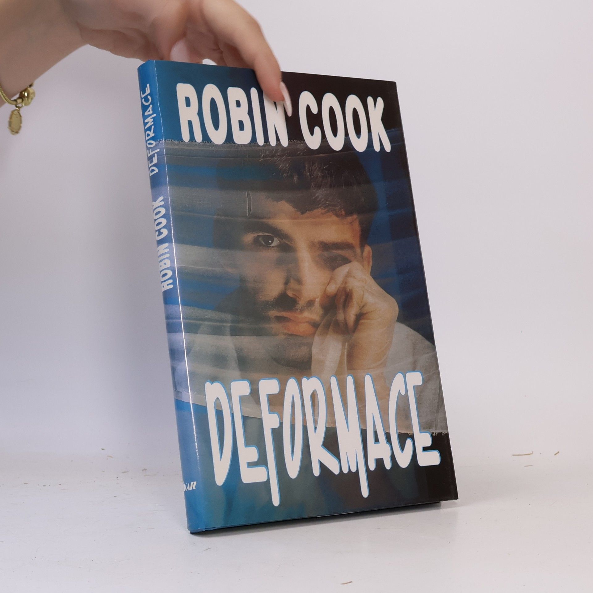 Robin Cook Deformace