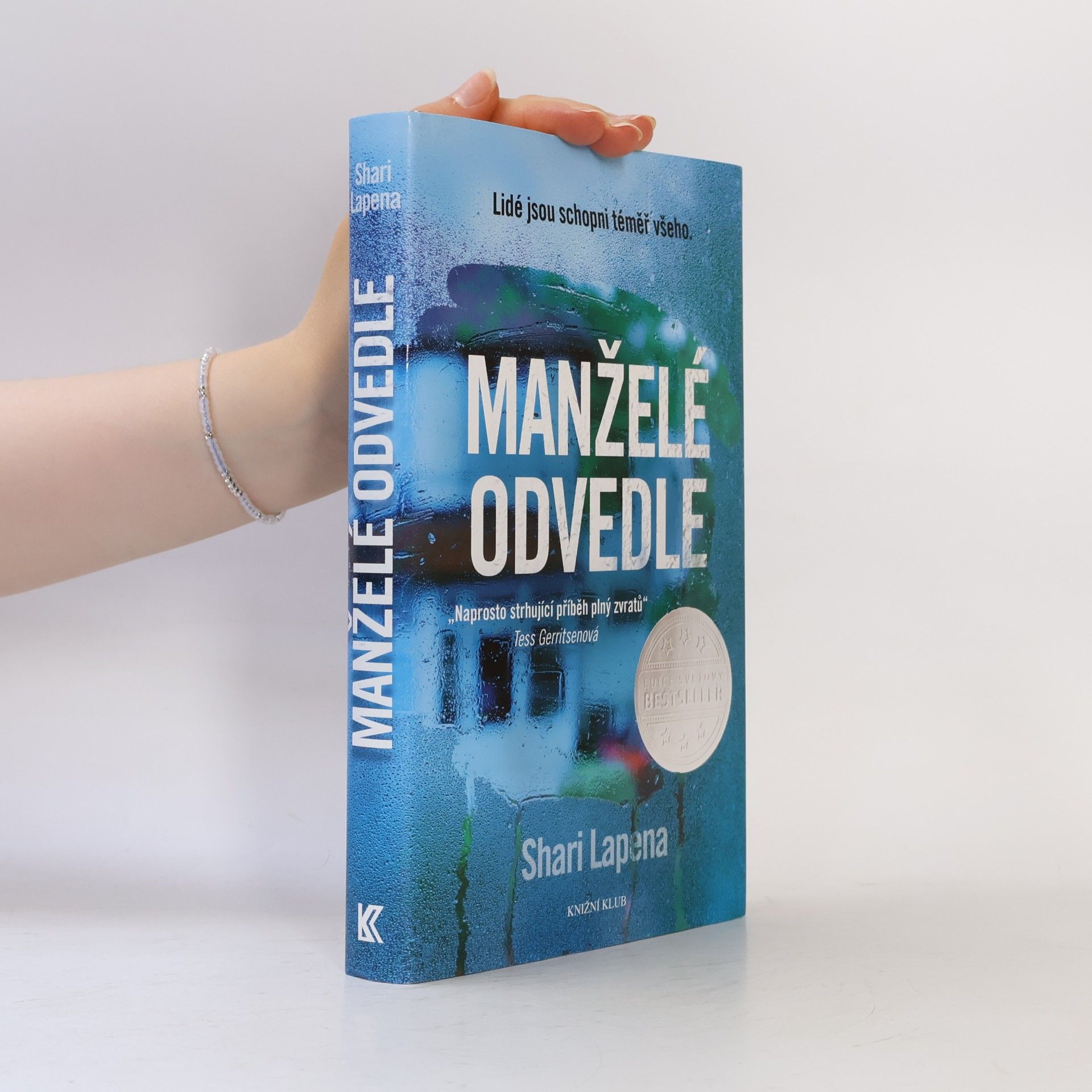 Shari Lapenová Manželé odvedle