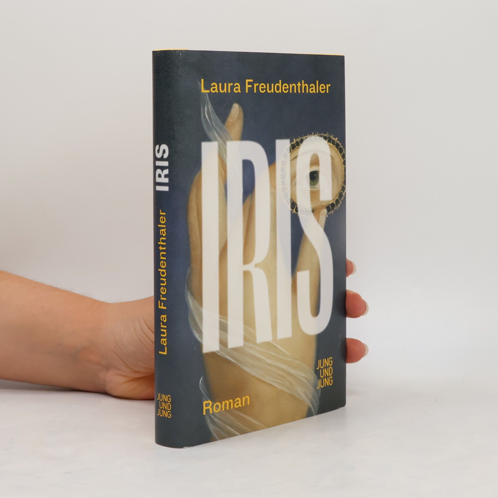 Laura Freudenthaler Iris