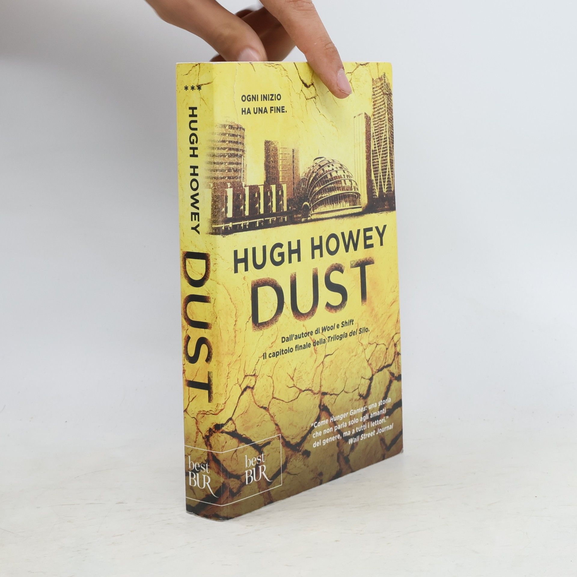 Hugh Howey Dust