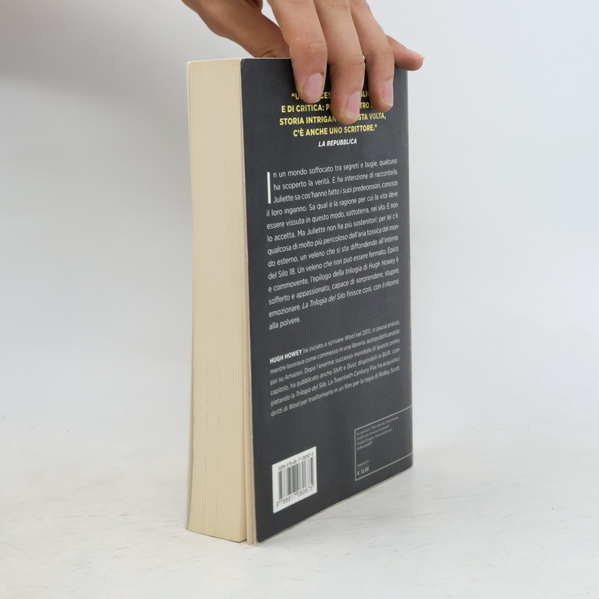 Hugh Howey Dust