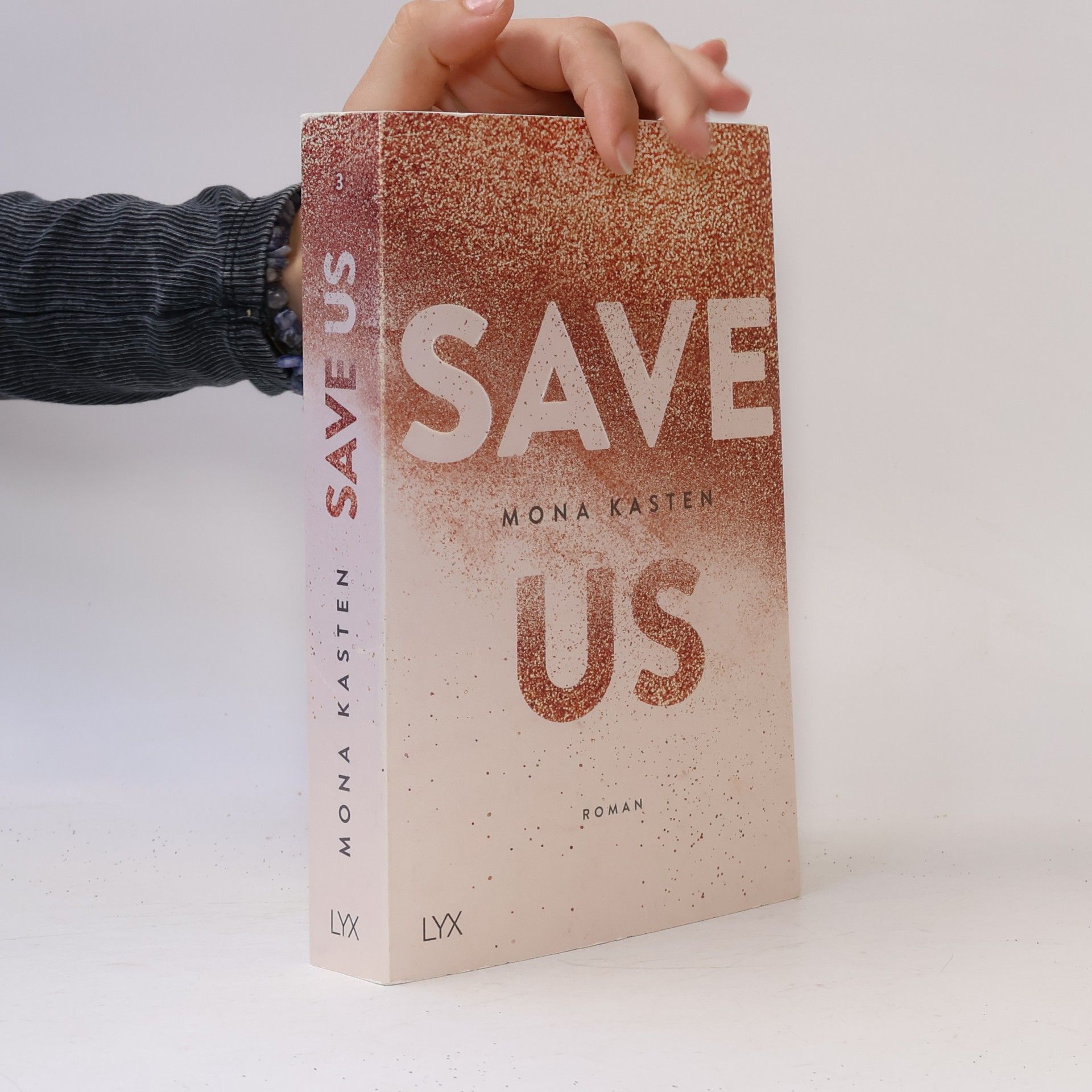 Mona Kasten Save us