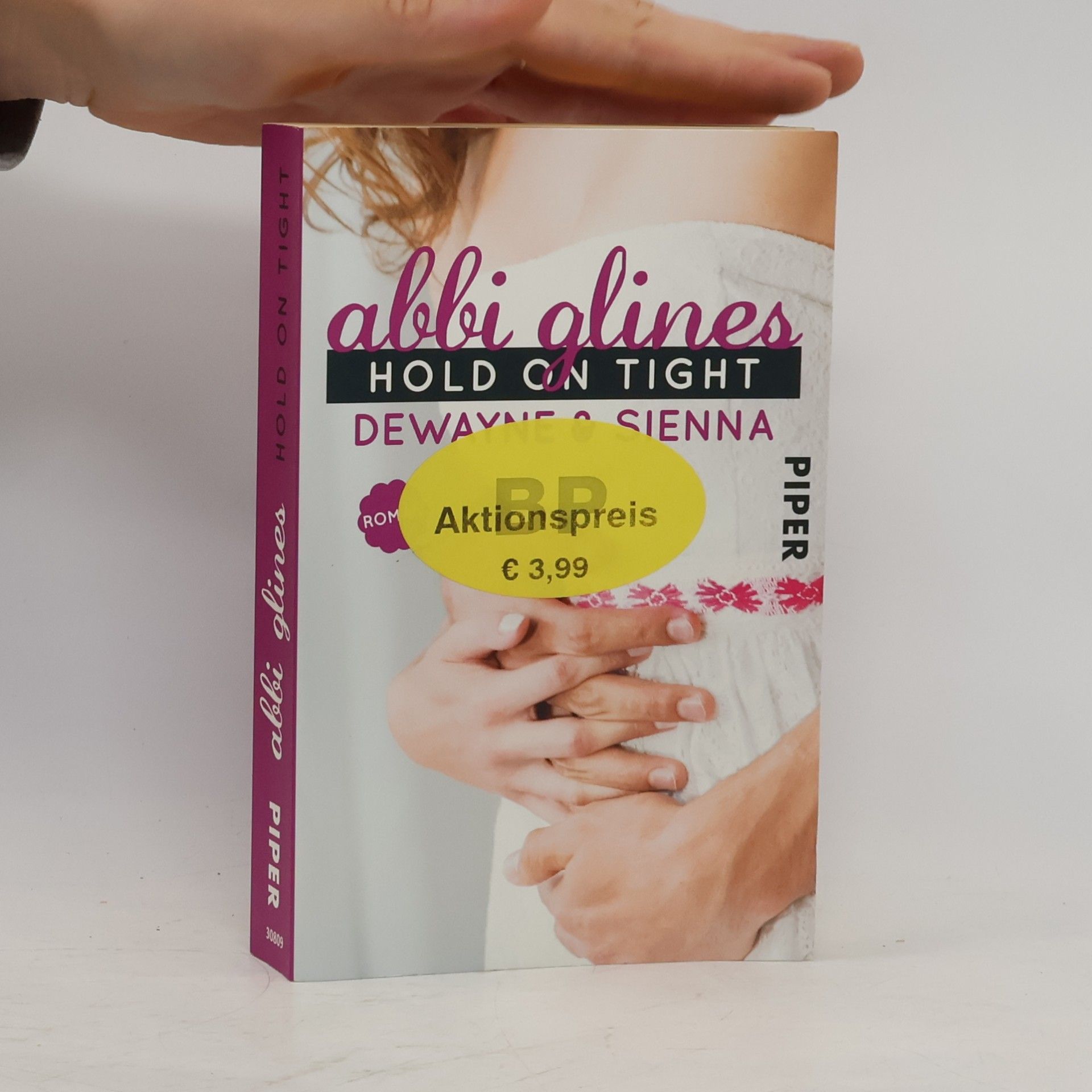 Abbi Glines Hold on tight