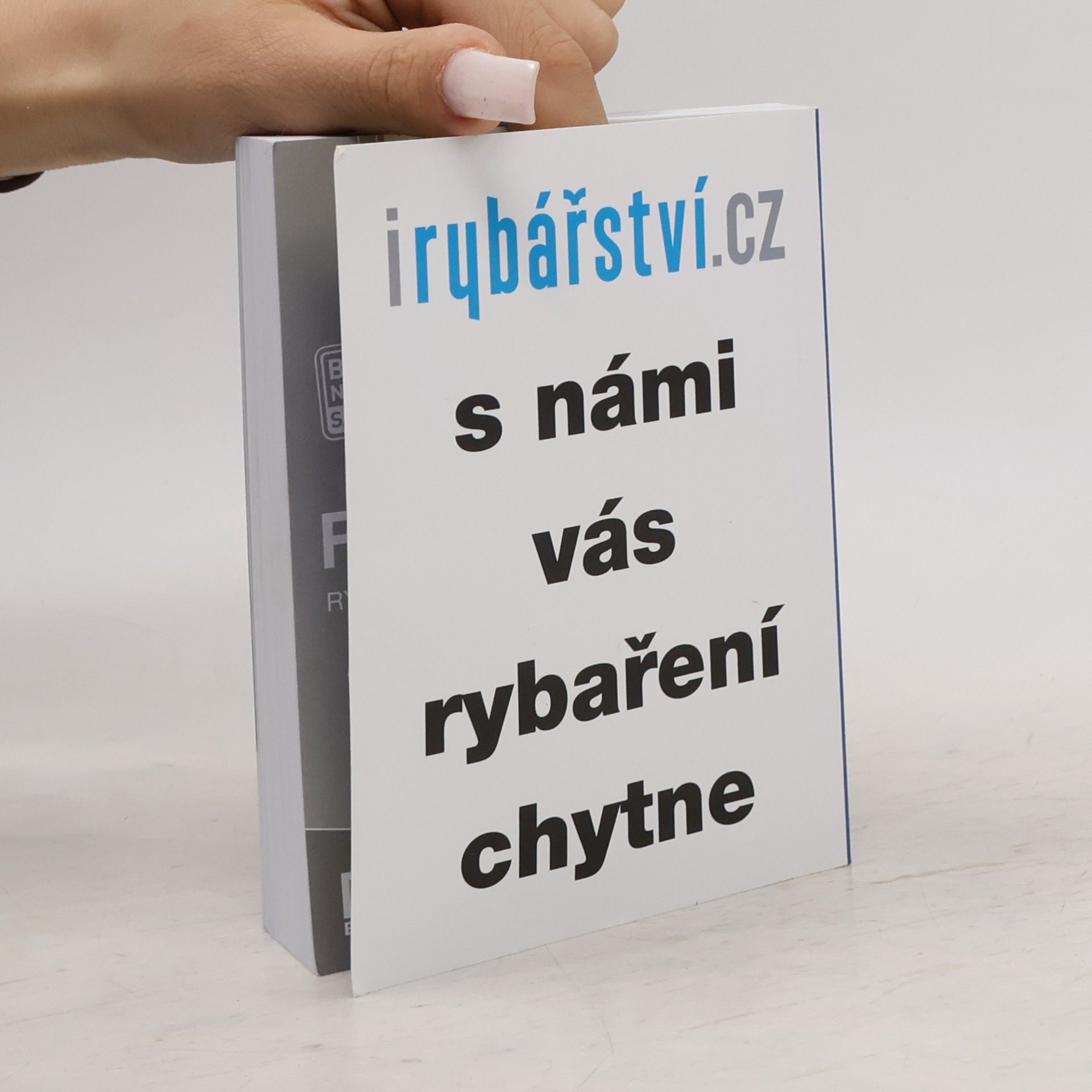 kolektiv Rybářský řád a soupis mimopstruhových revírů a vodních ploch pro držitele celosvazových a celorepublikových povolenek 2022/2023