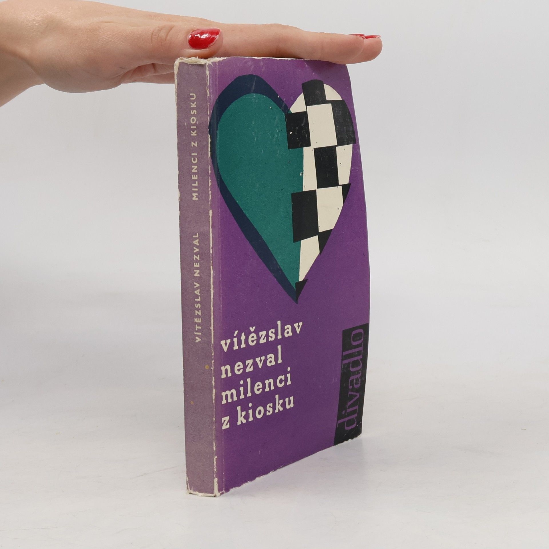 Vítězslav Nezval Milenci z kiosku