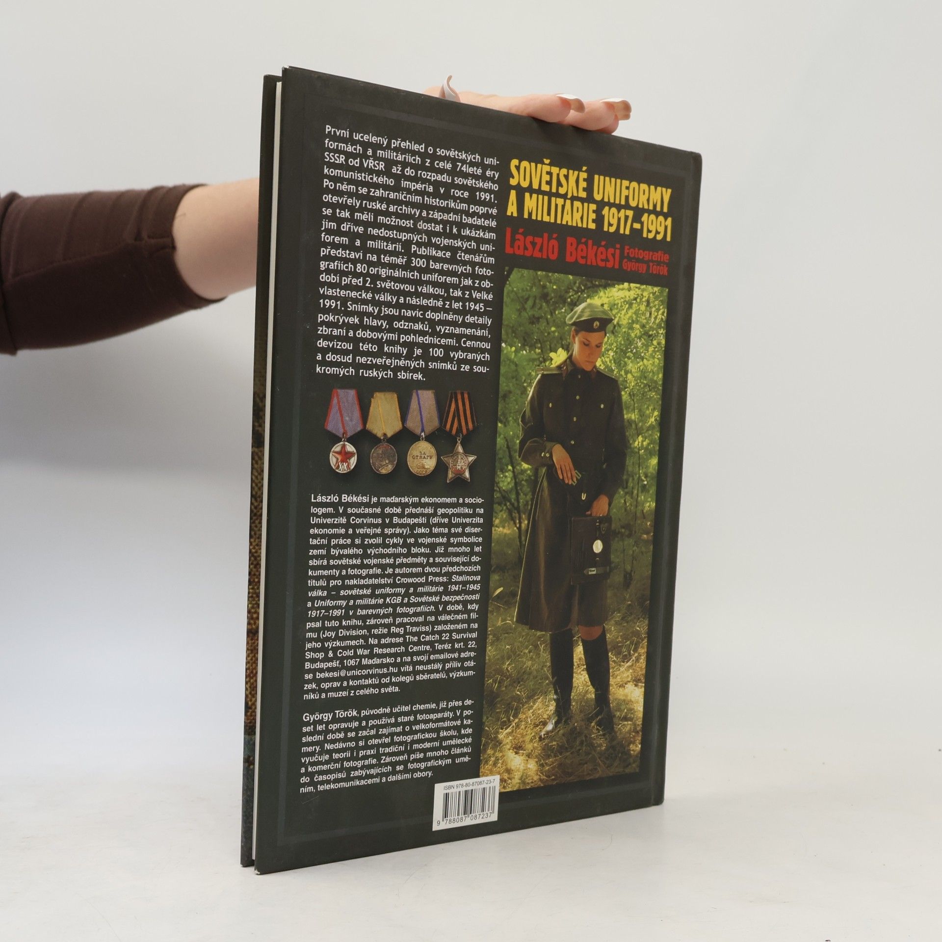 László Békési Sovětské uniformy & militárie 1917-1991 na barevných fotografiích