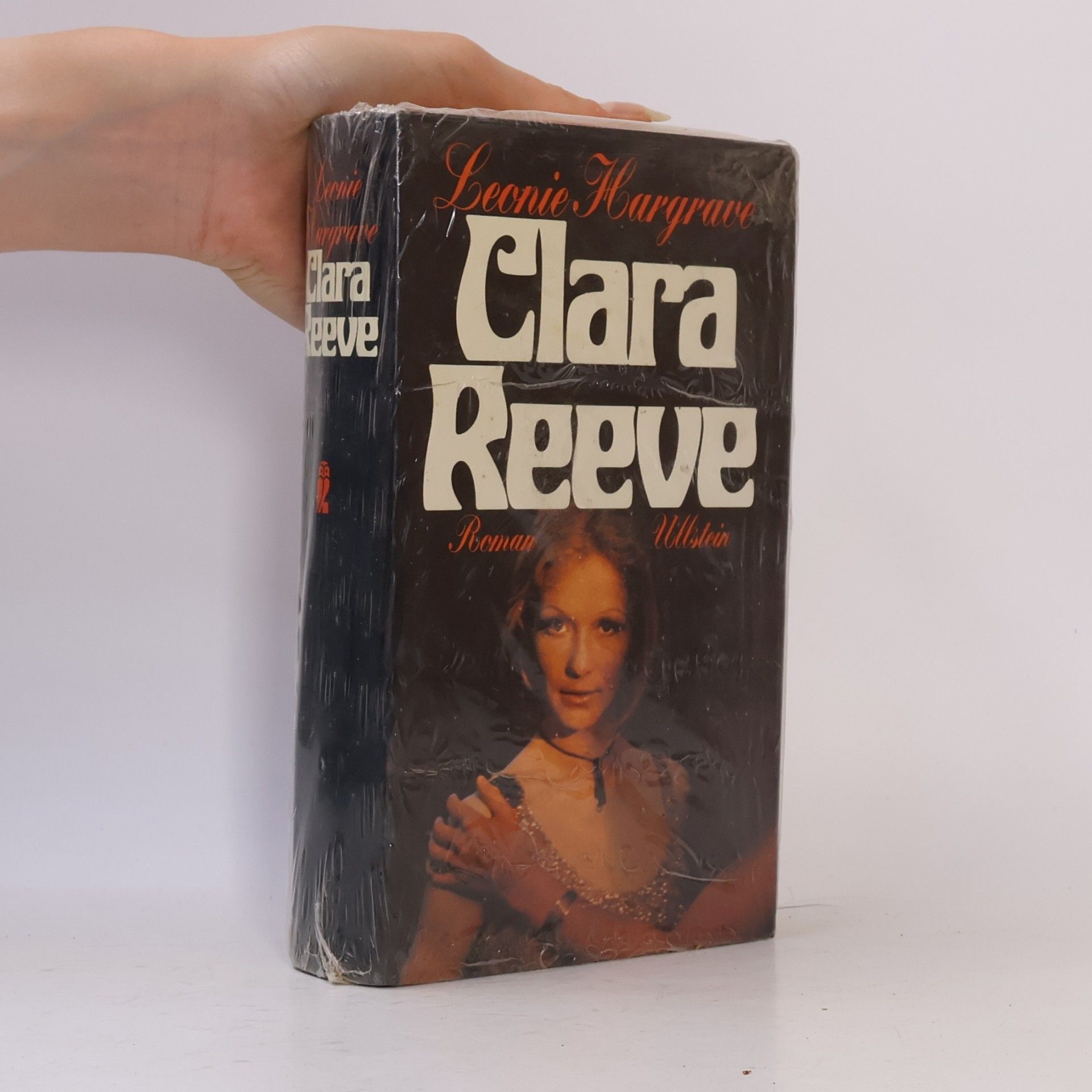 Leonie Hargrave Clara Reeve