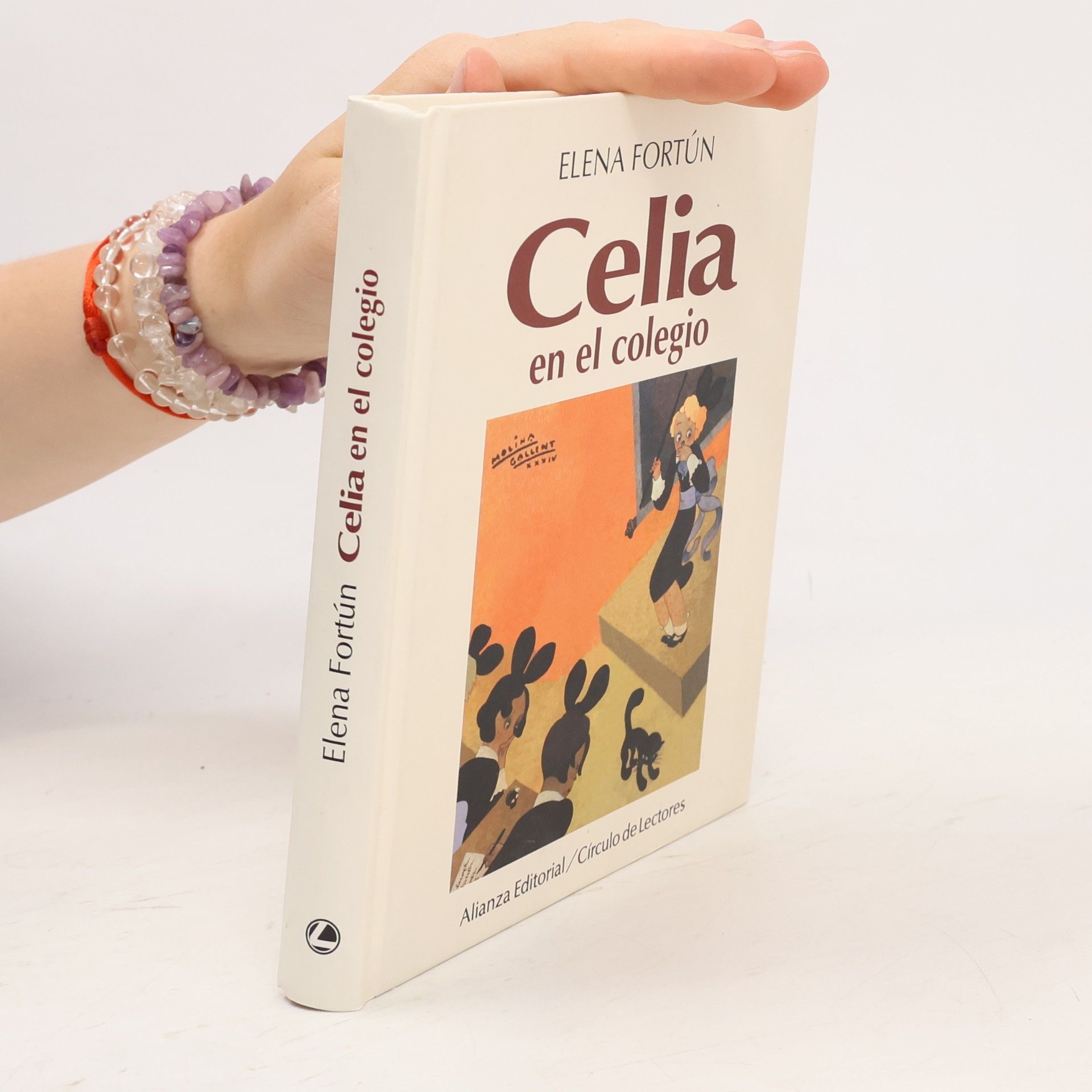Encarnación Aragoneses Celia en el colegio