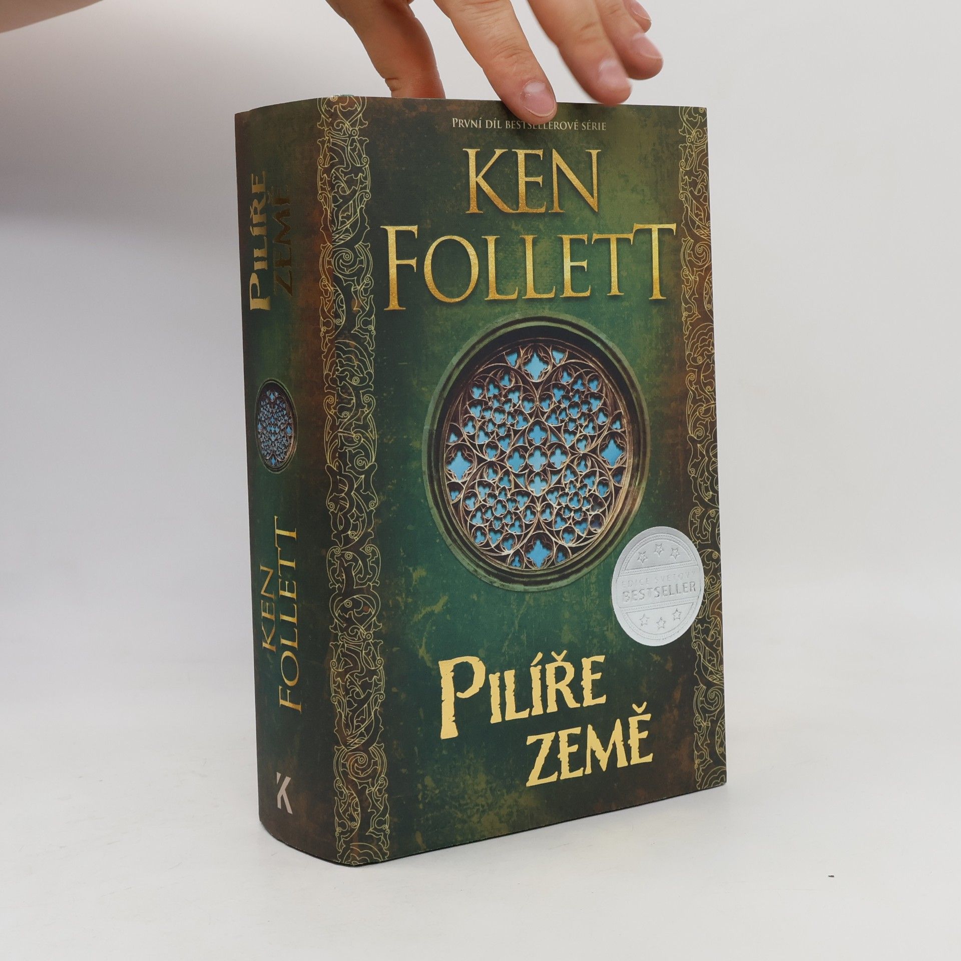Ken Follett Pilíře země