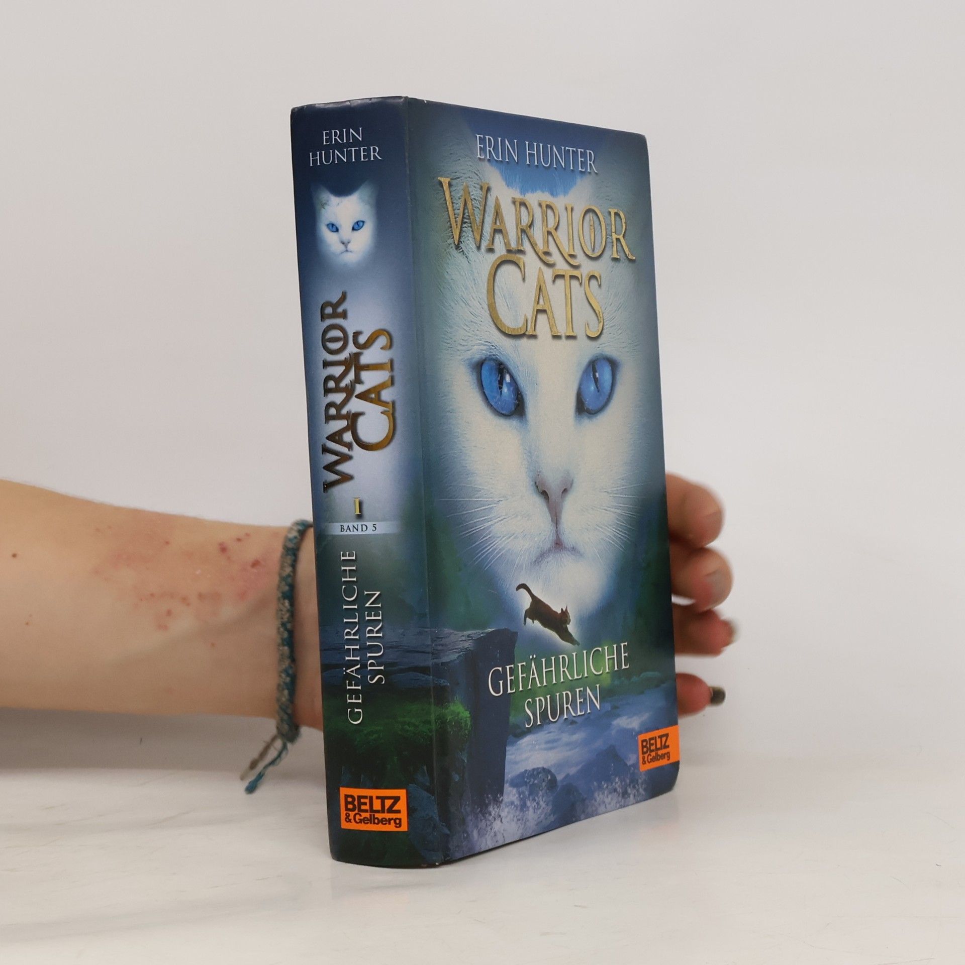 Erin Hunter Warrior Cats. Gefährliche Spuren