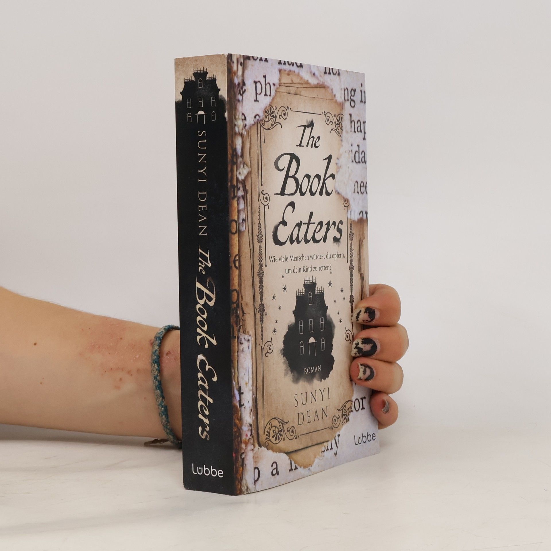 Sunyi Dean The Book Eaters