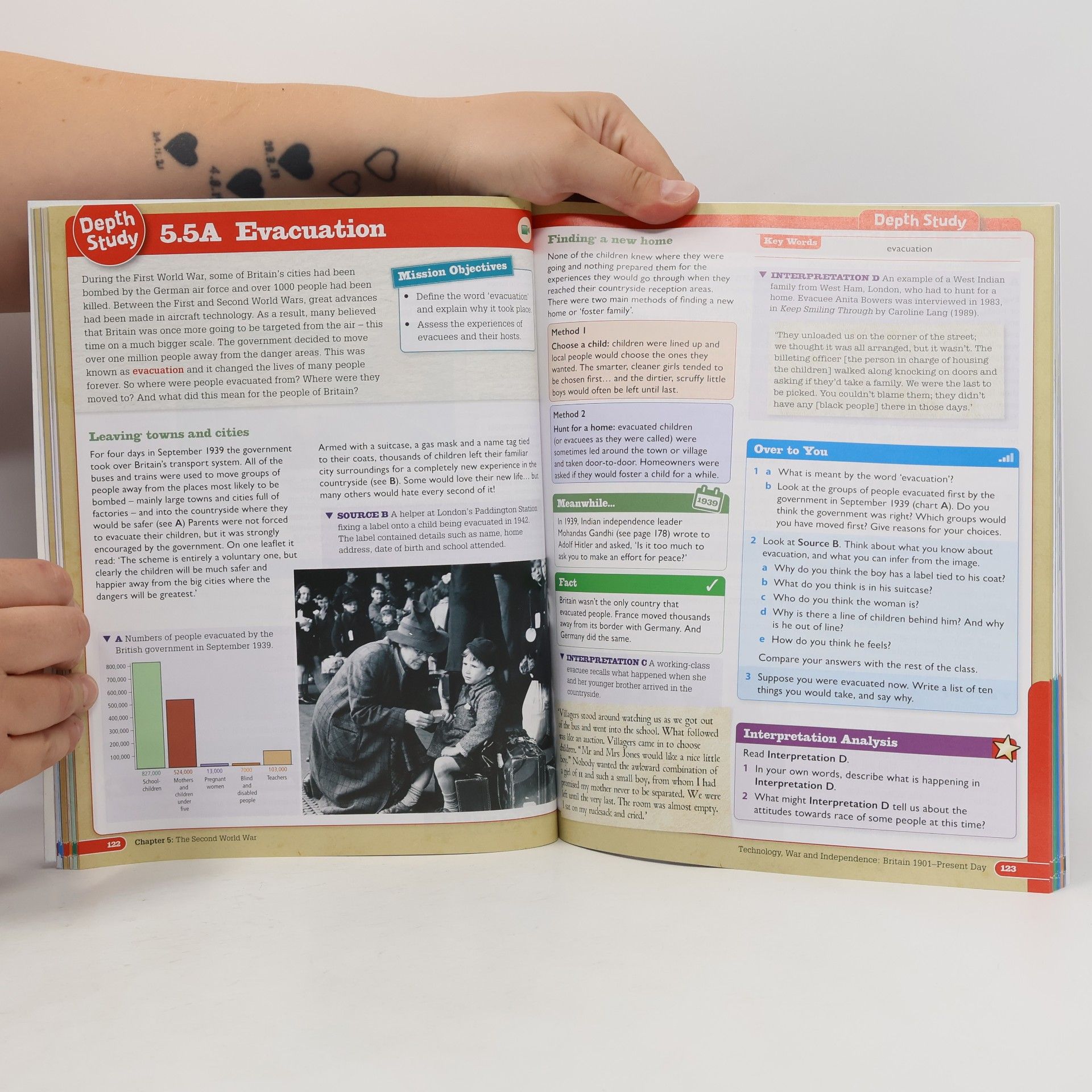 Aaron Wilkes KS3 History 4th Edition: Technology, War and Independence 1901-Present Day Student Book