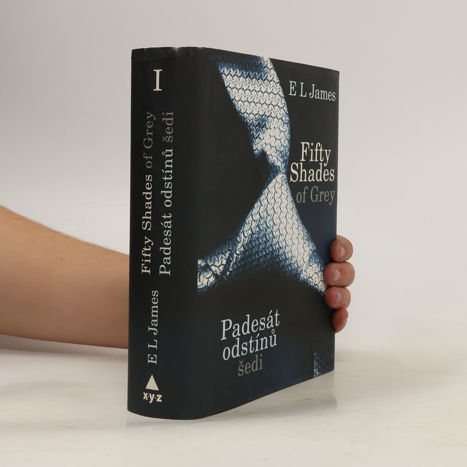 E. L. James Padesát odstínů šedi