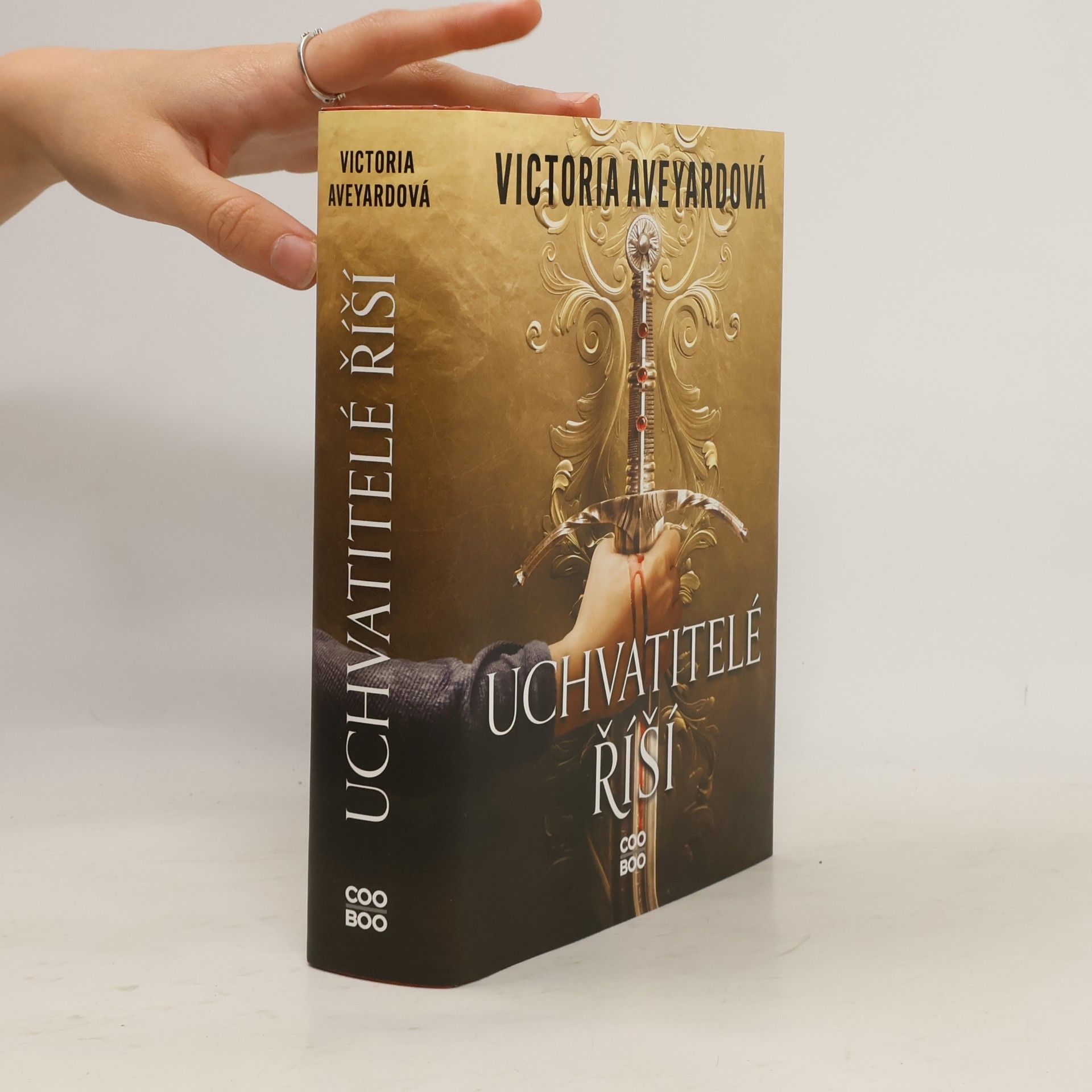 Victoria Aveyard Uchvatitelé říší