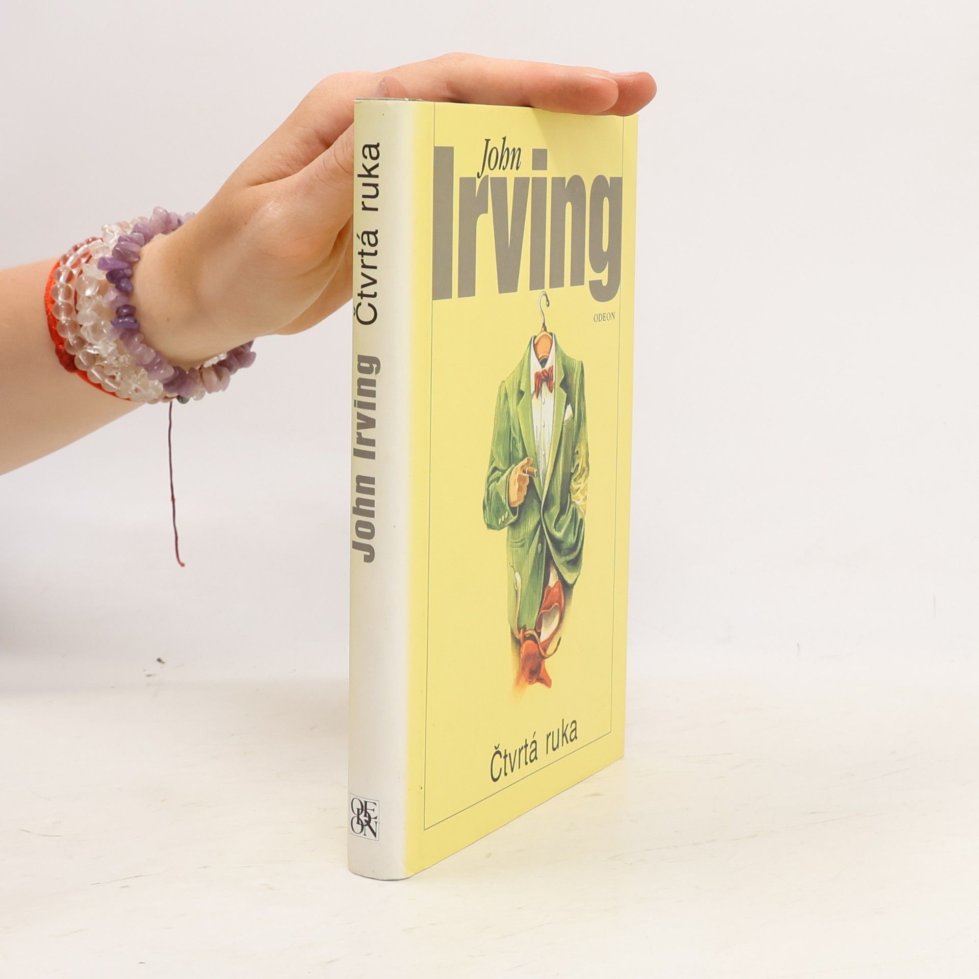 John Irving Čtvrtá ruka