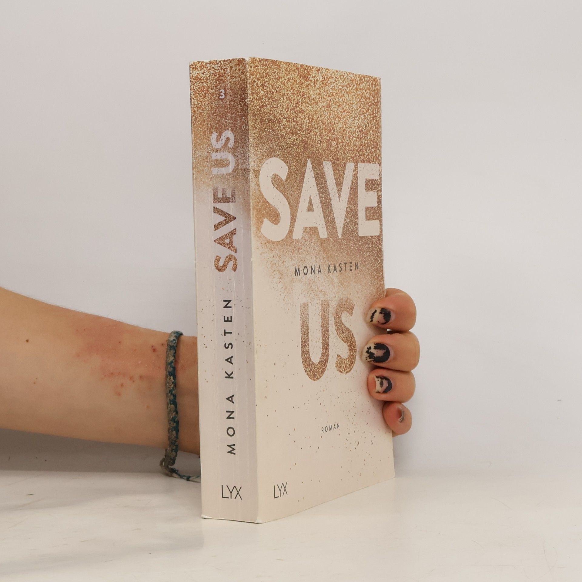 Mona Kasten Save us