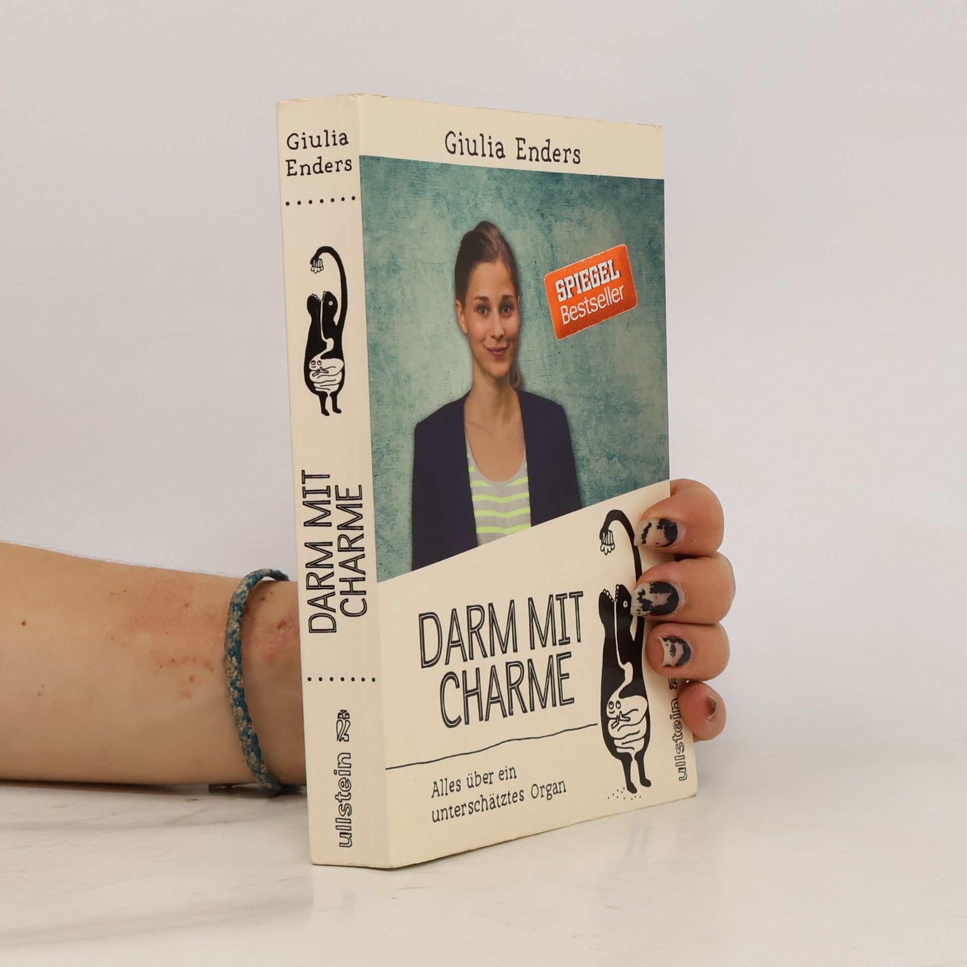 Giulia Ender Darm mit Charme