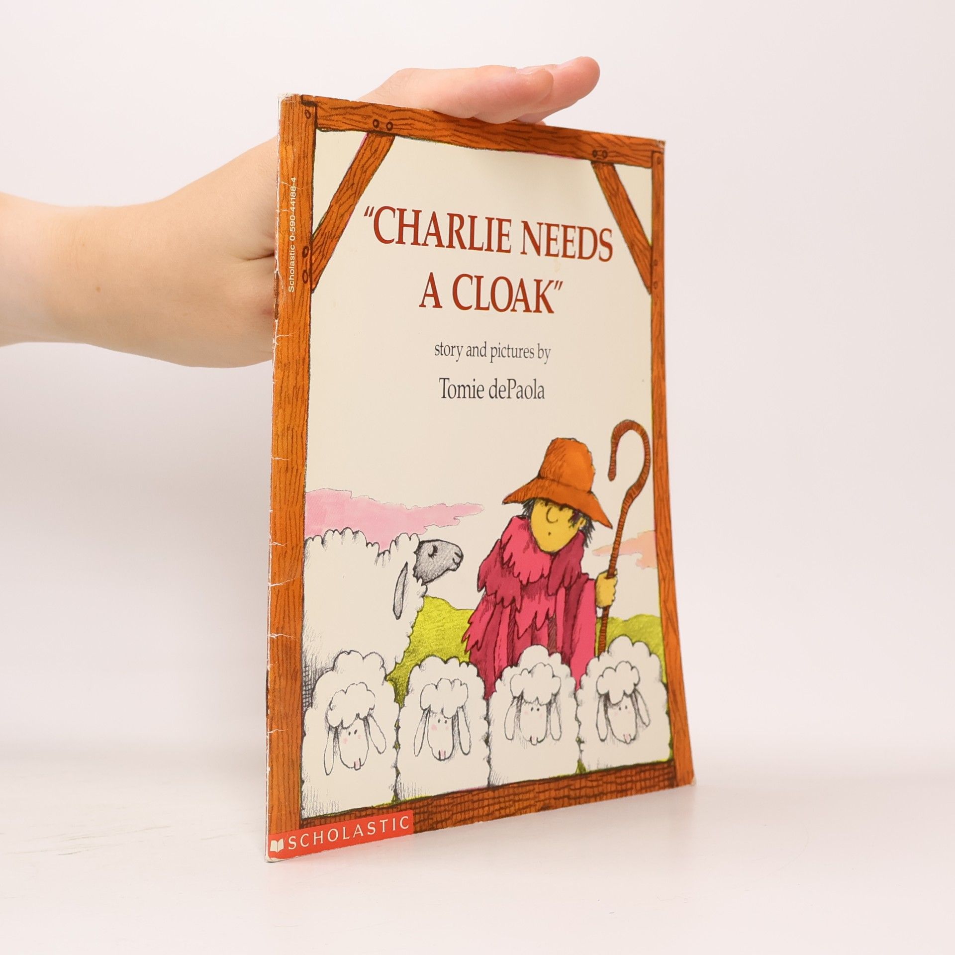 Tomie dePaola Charlie Needs A Cloak