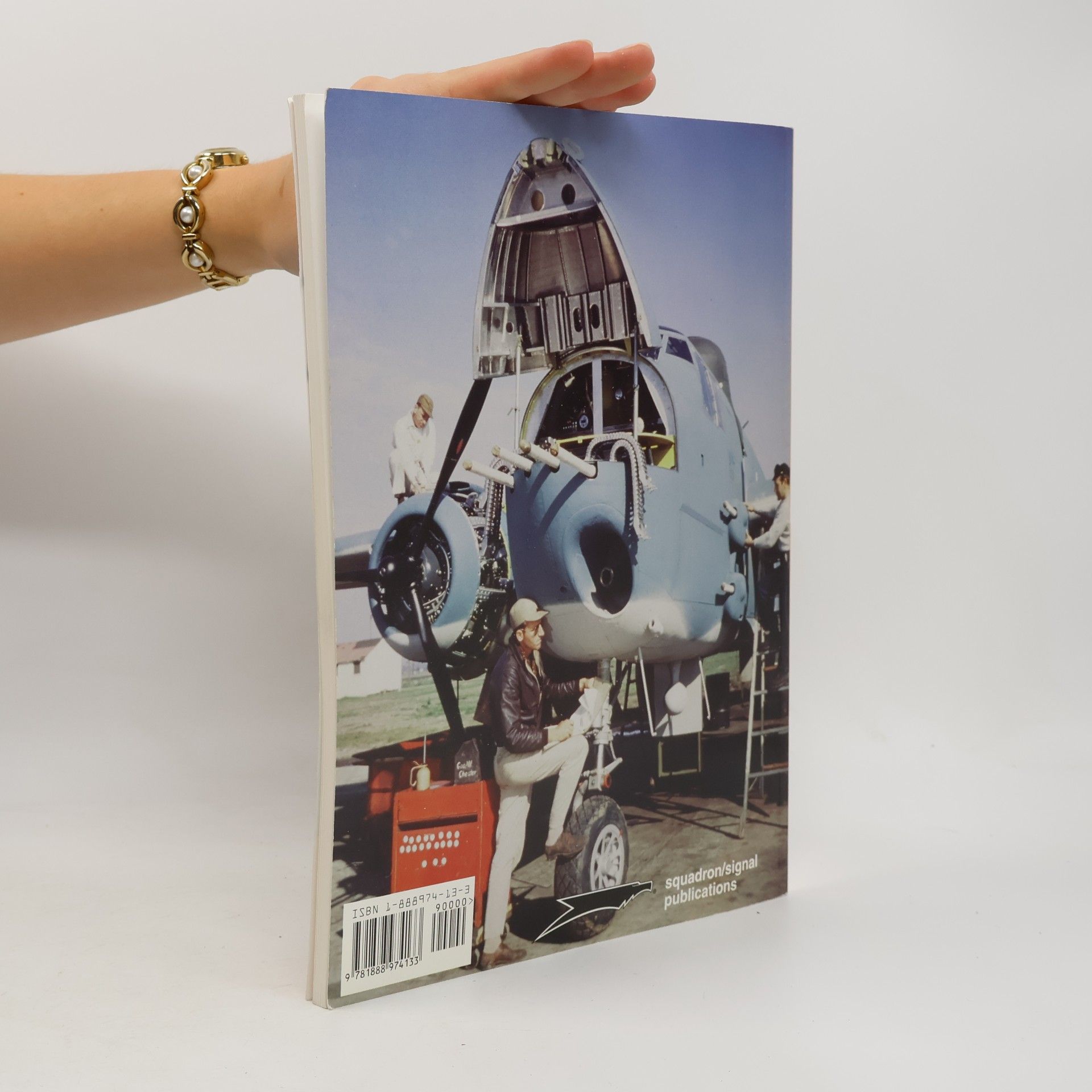 Bert Kinzey B-25 Mitchell in detail & scale. D&S Vol. 60