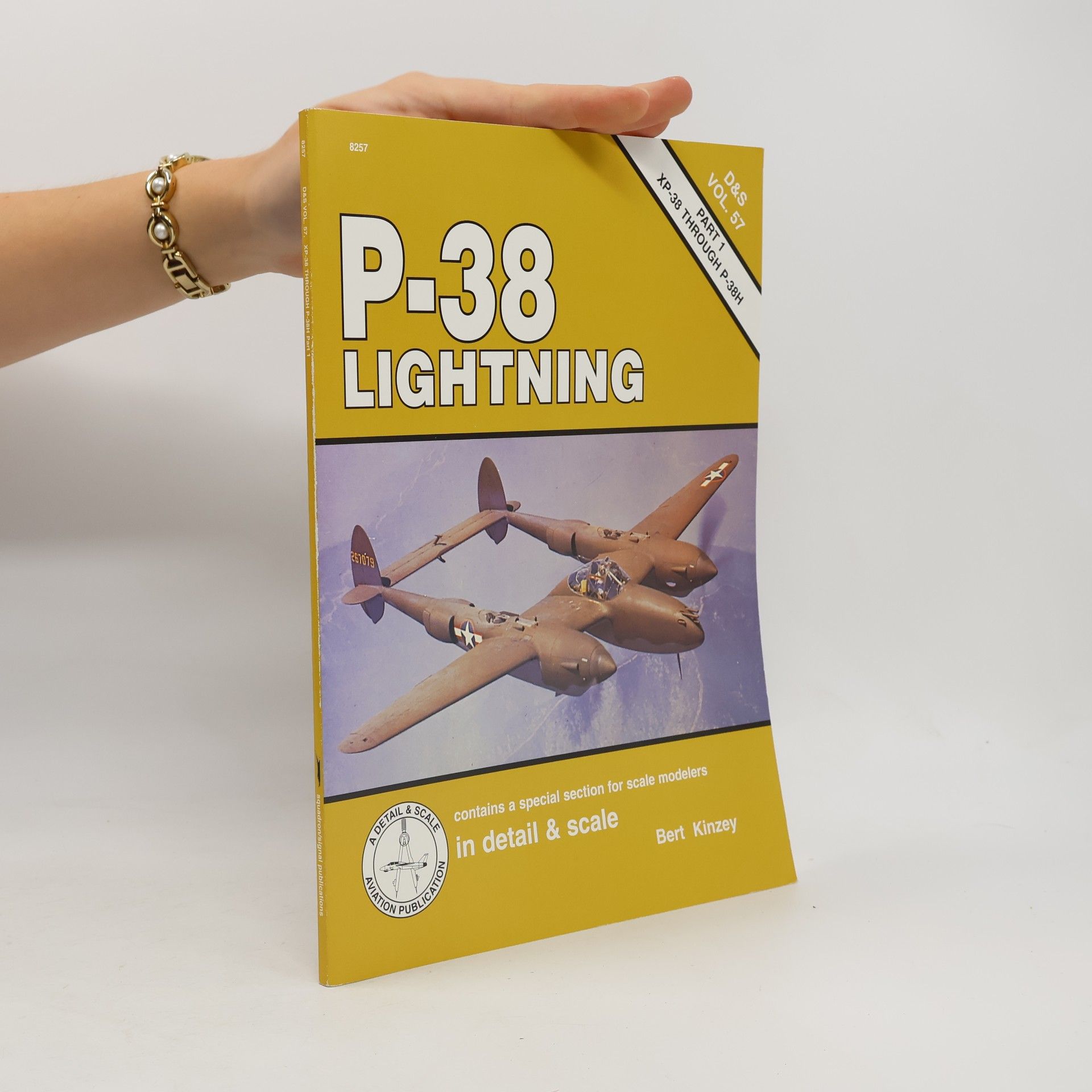 Bert Kinzey P-38 Lightning in Detail & Scale, Part 1. Das&Vol 57