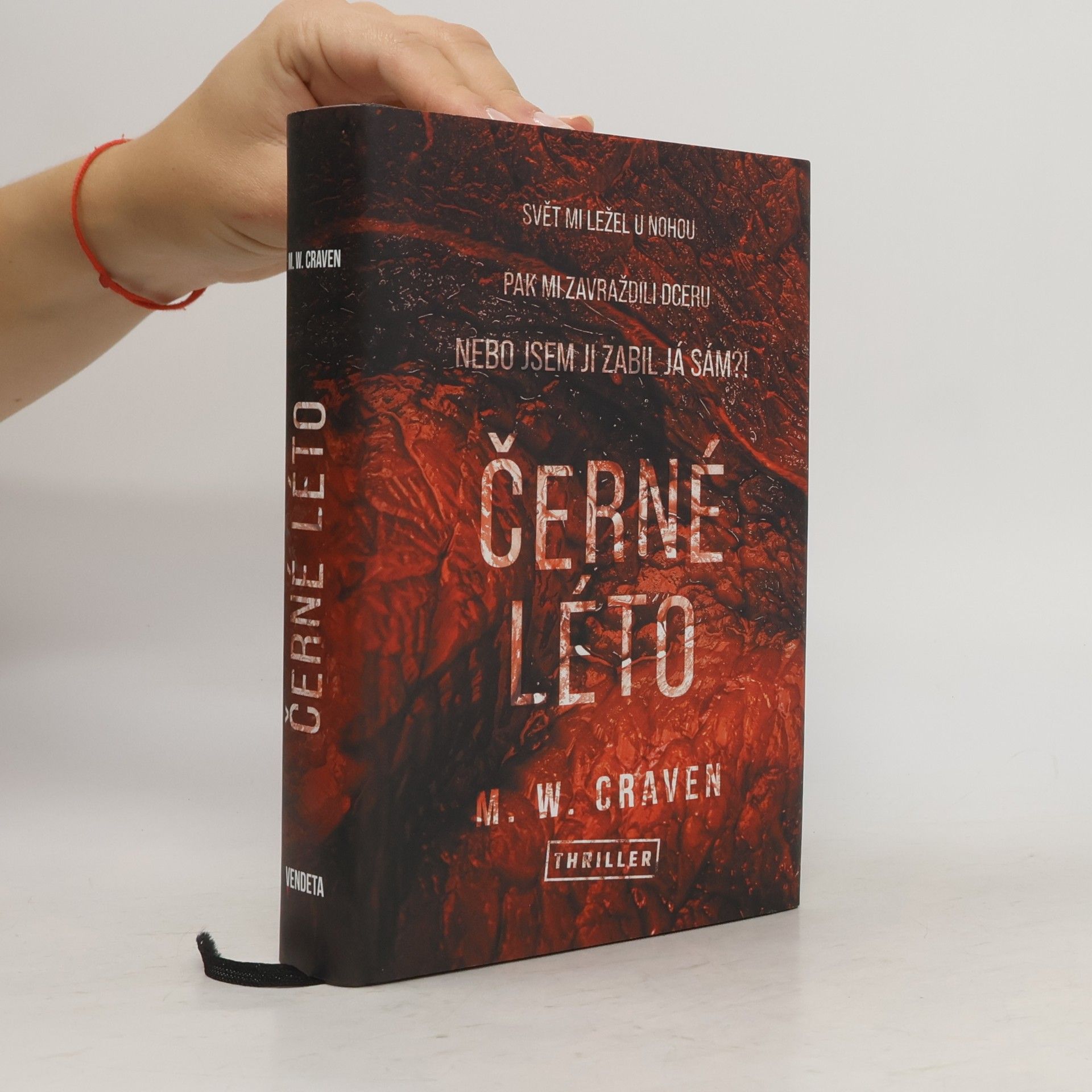 M.W. Craven Černé léto