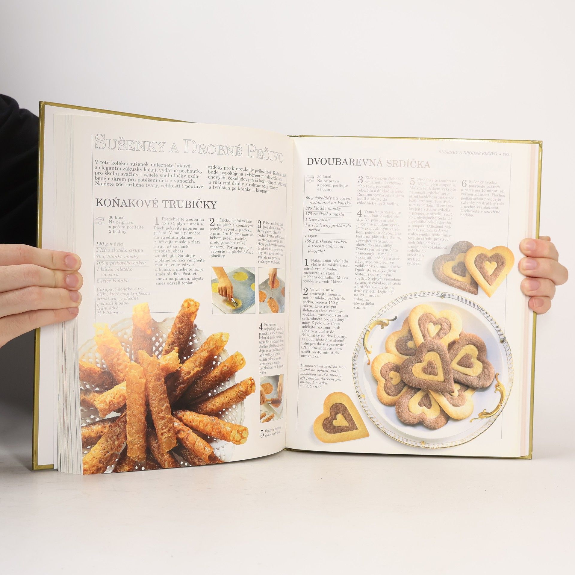 Mary Berry Dezerty a cukroví